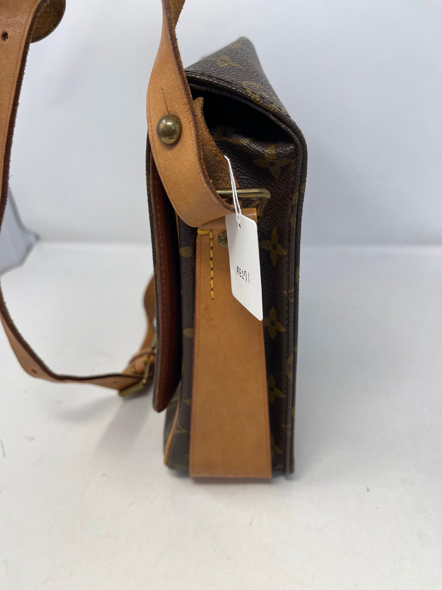 Louis Vuitton Monogram Canvas Cartouchiere GM