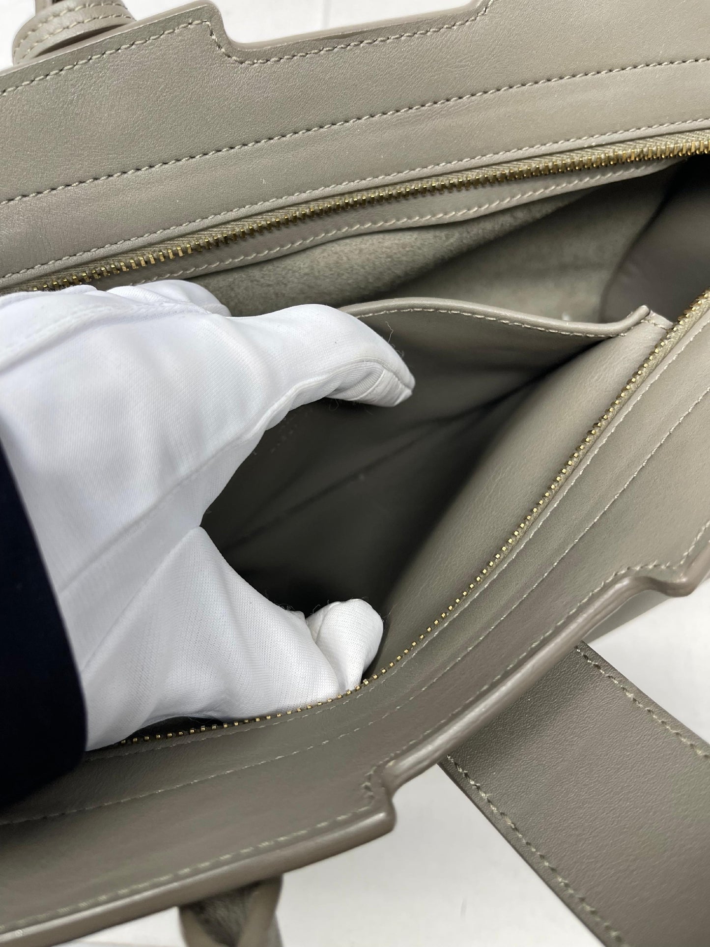 Yves Saint Laurent Cabas Downtown Tote