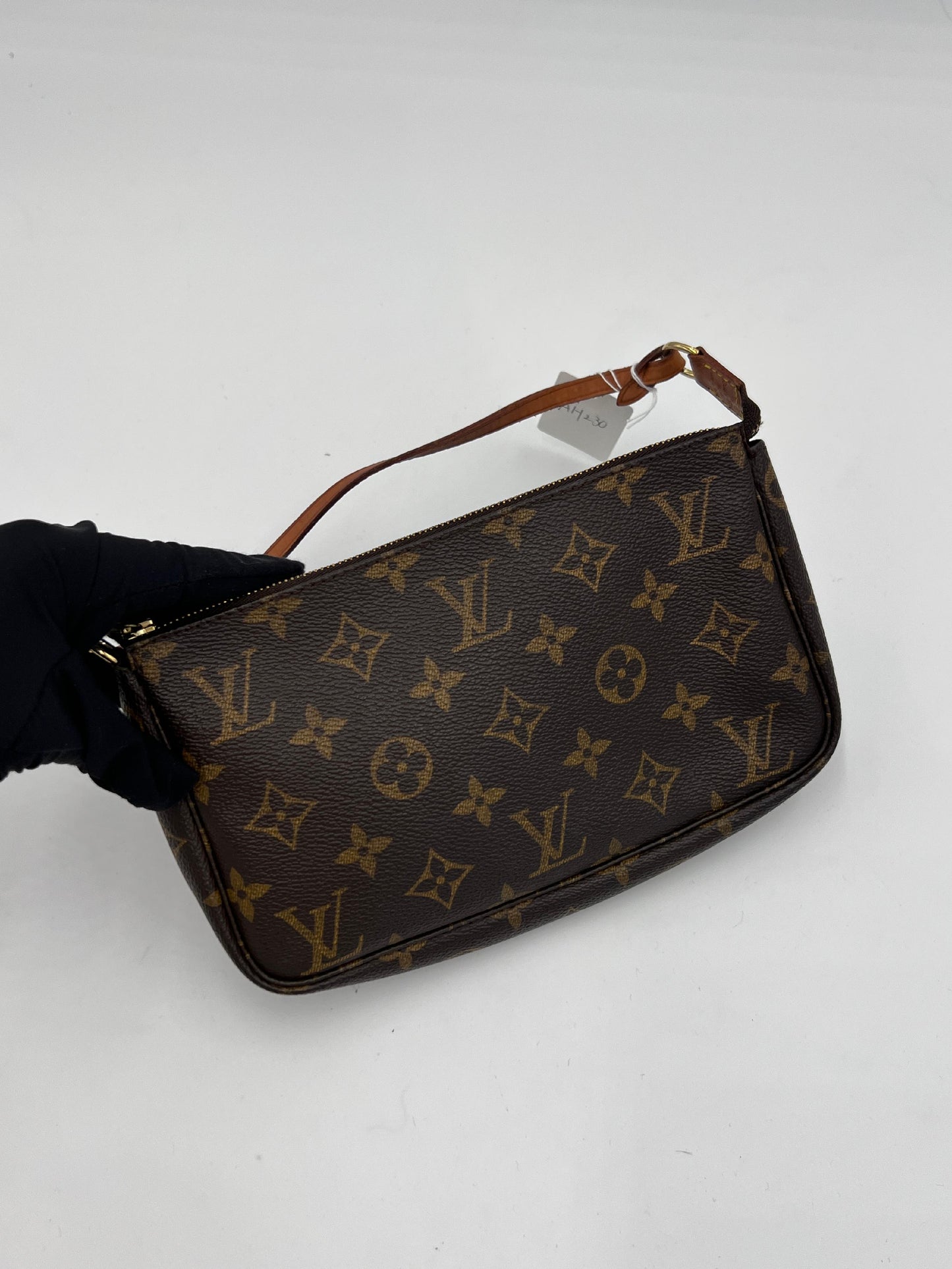Louis Vuitton Pochette Accessoire