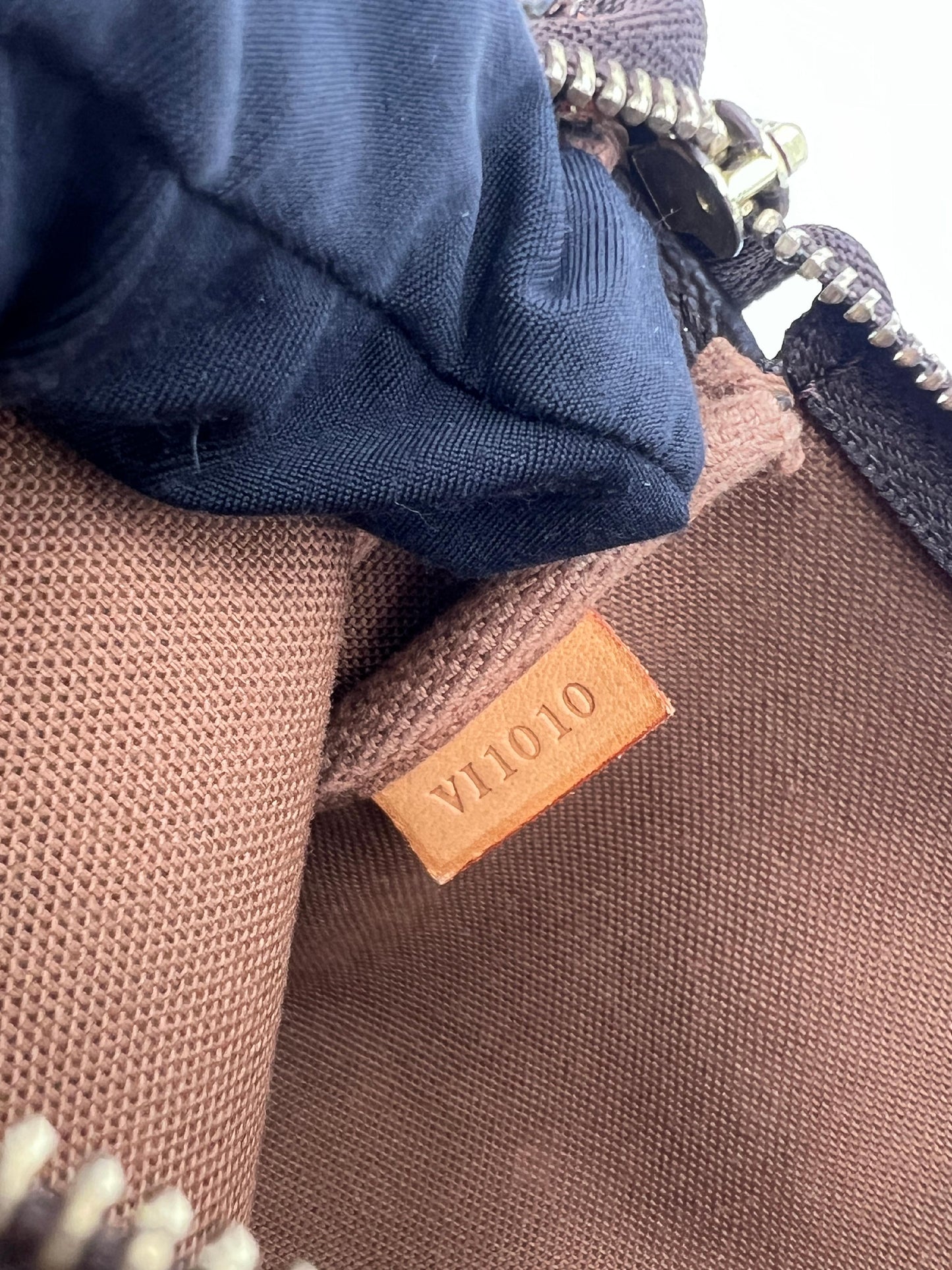 Pre-Owned Louis Vuitton Pochette Accessoire AH231