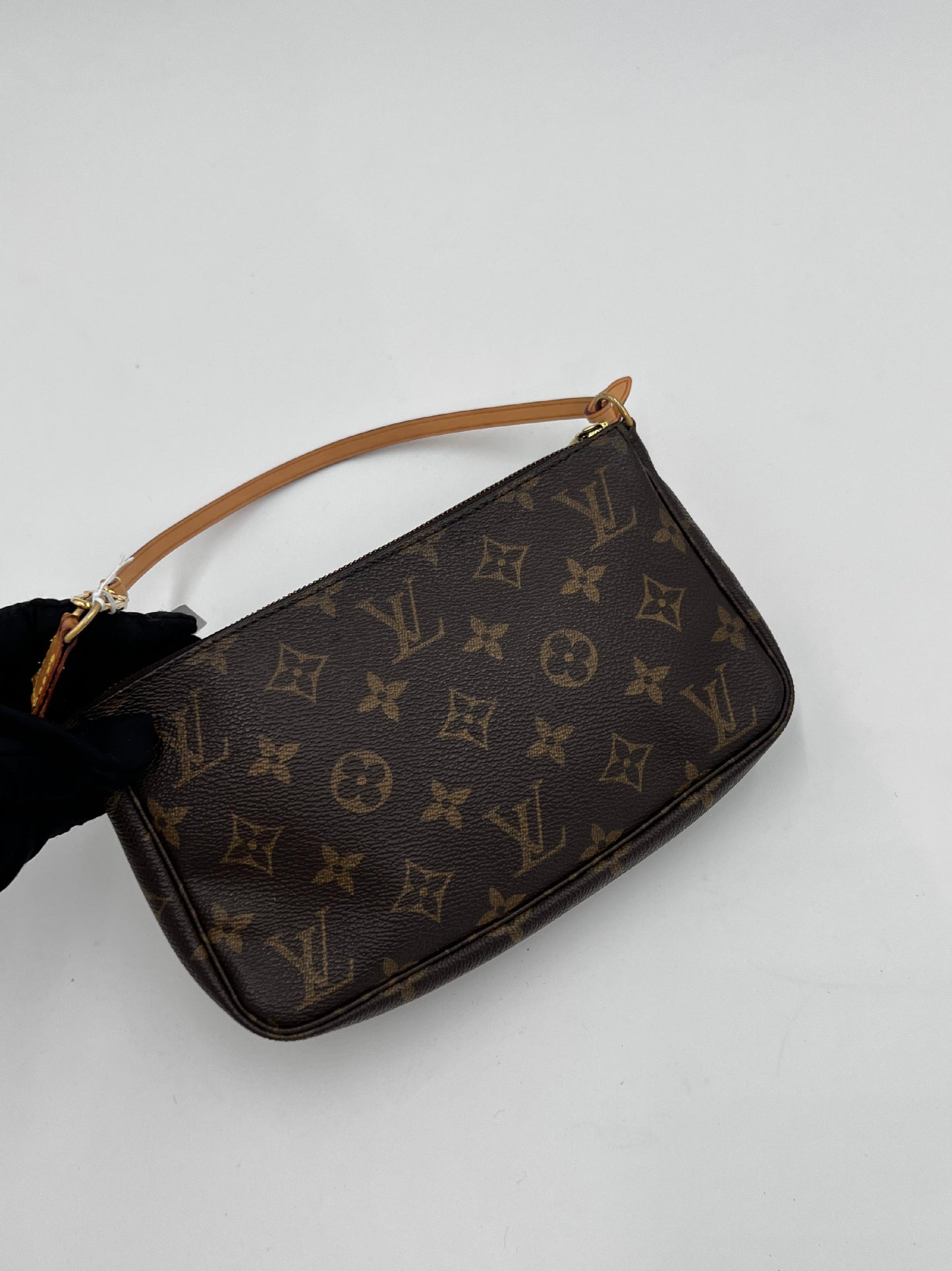 Pre-Owned Louis Vuitton Pochette Accessoire AH231