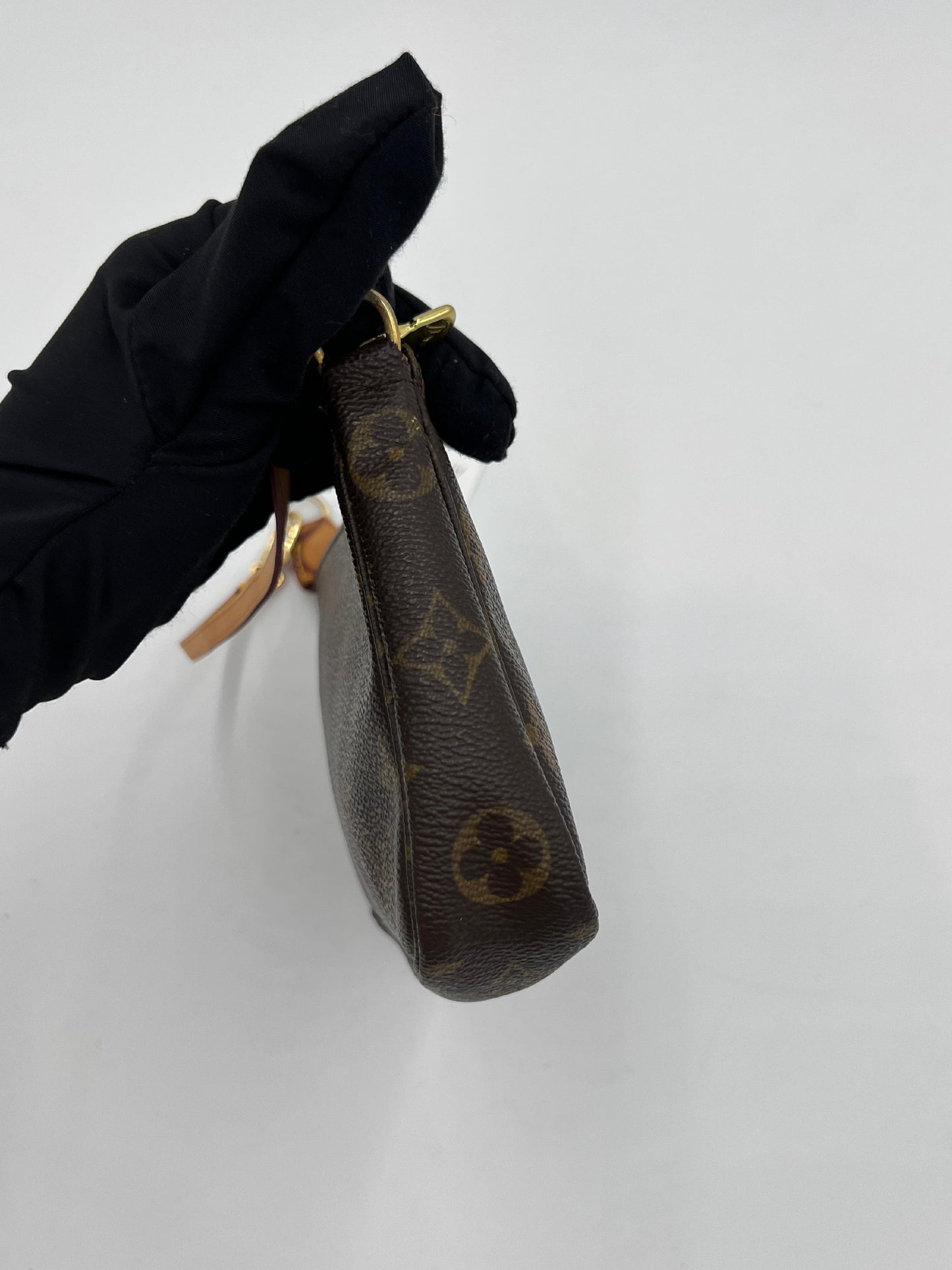Pre-Owned Louis Vuitton Pochette Accessoire AH231