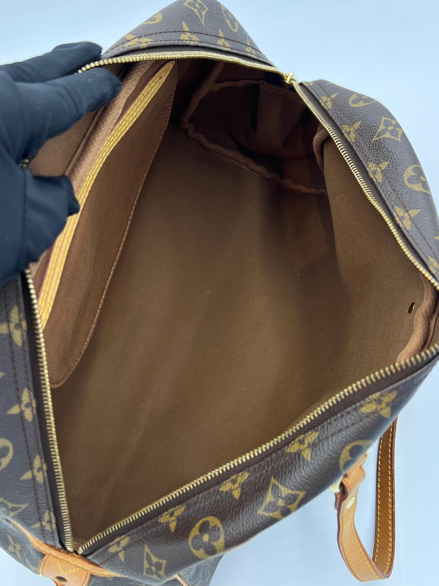 Louis Vuitton Montorgueuil MM