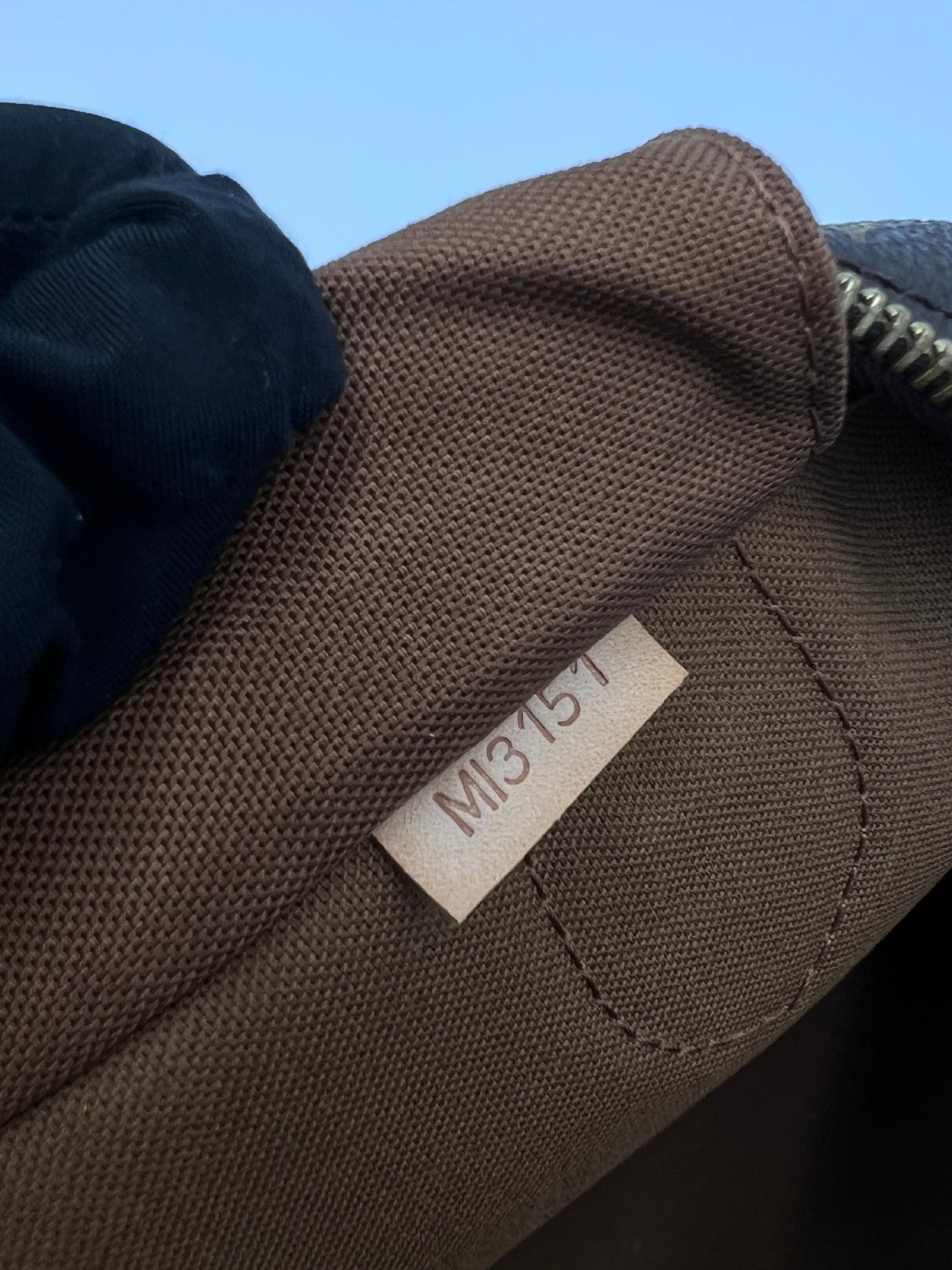 Louis Vuitton Montorgueuil MM