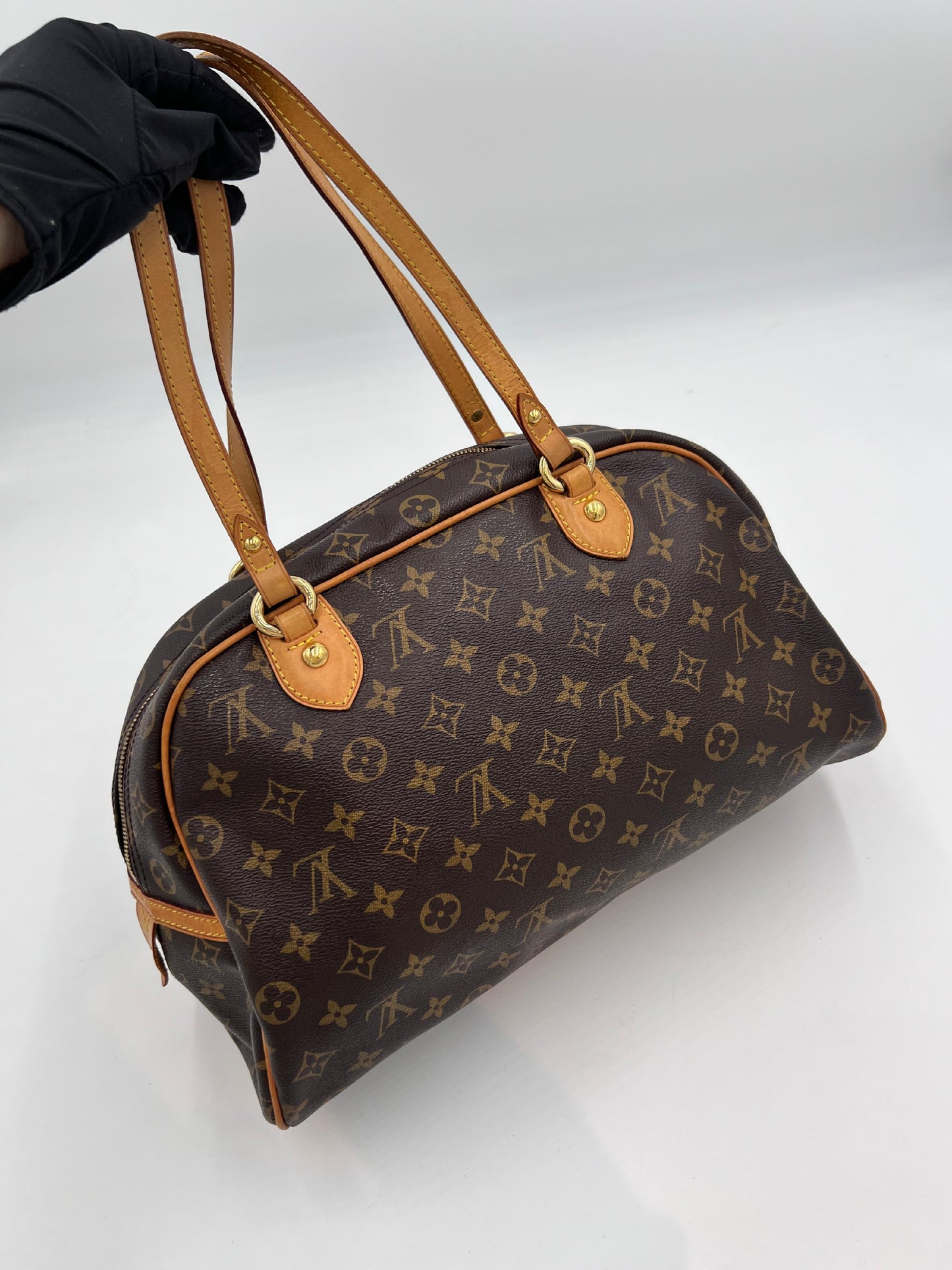 Louis Vuitton Montorgueuil MM