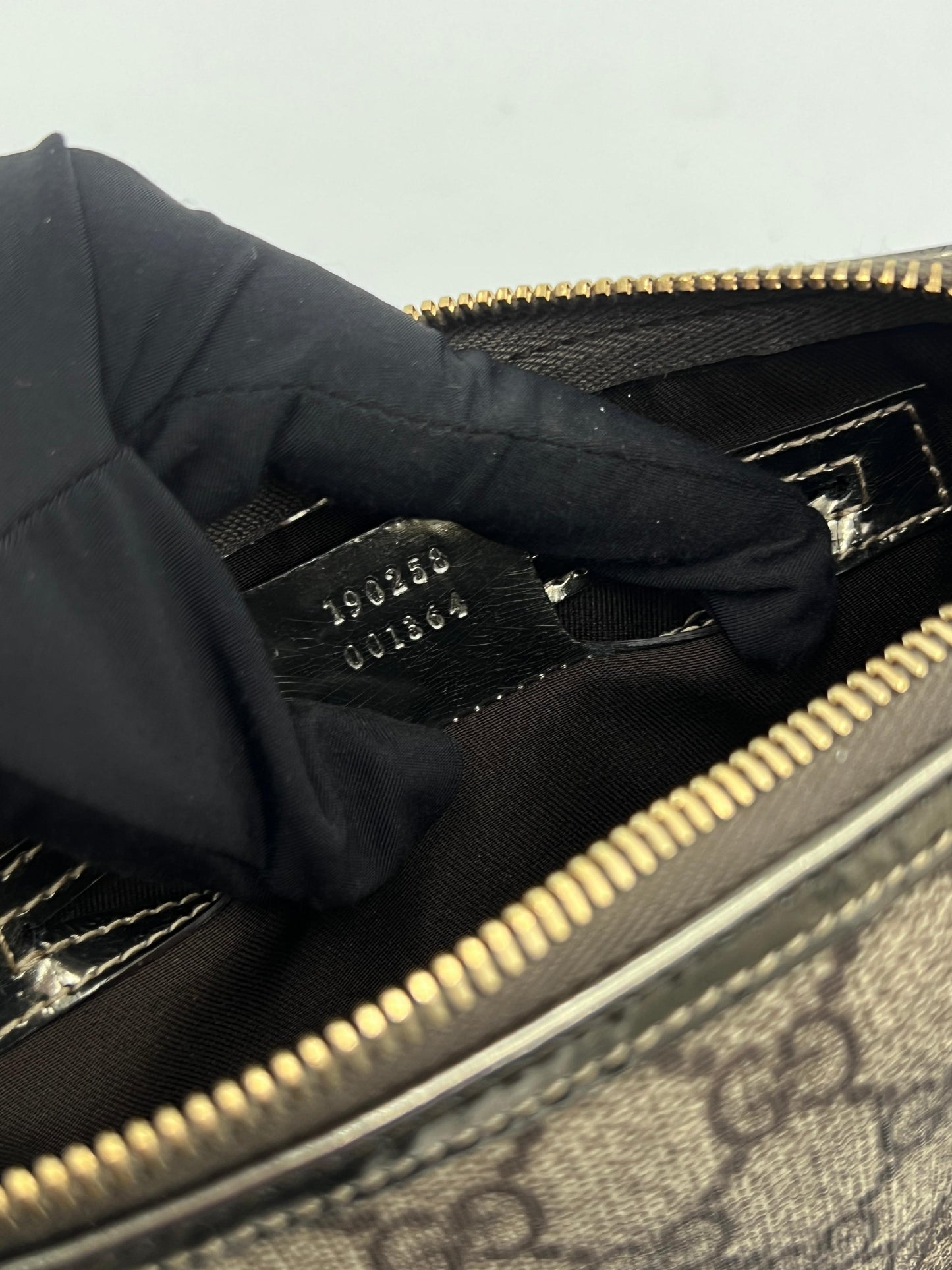 Gucci GG Supreme One Shoulder Bag