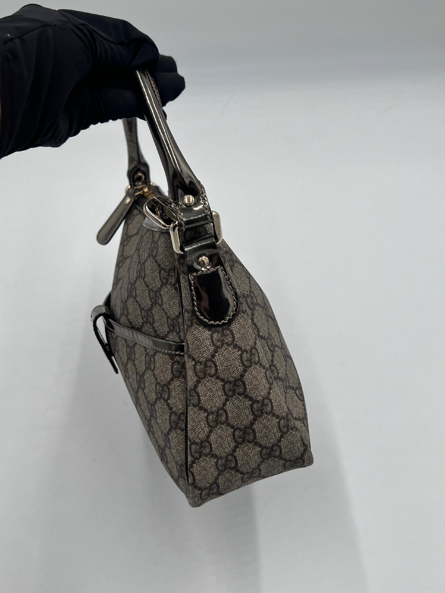 Gucci GG Supreme One Shoulder Bag