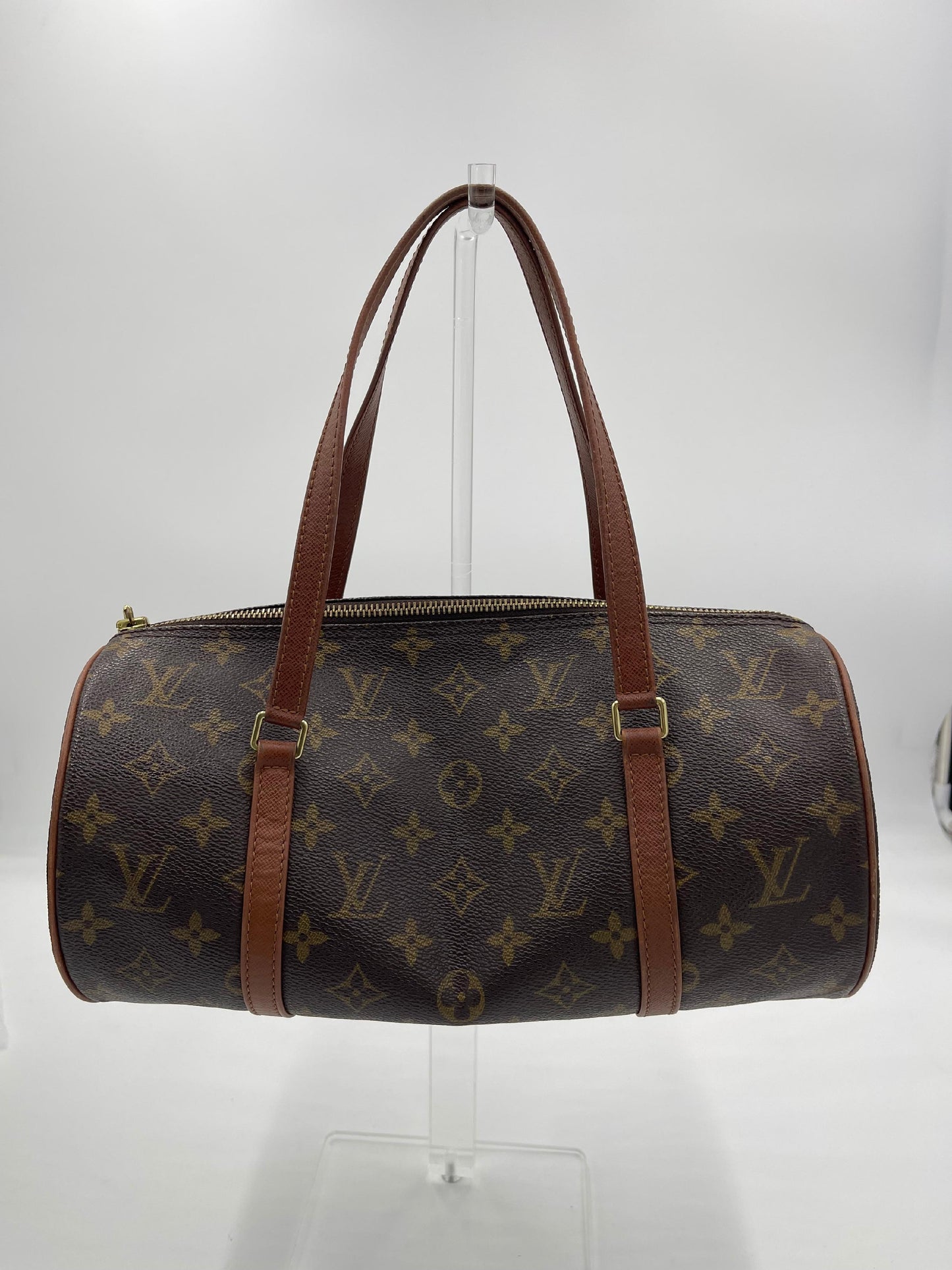 Louis Vuitton Papillon (AH766)
