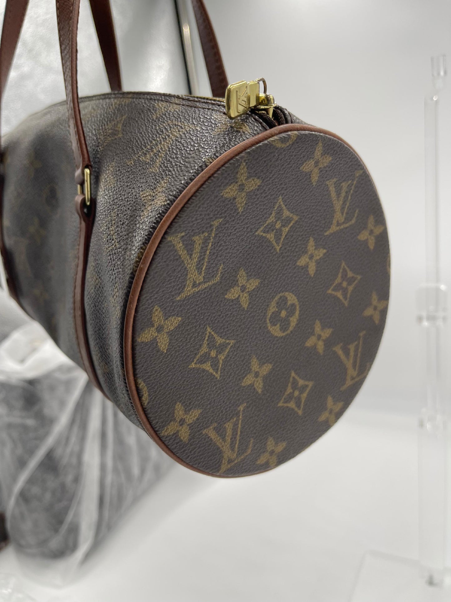 Louis Vuitton Papillon (AH766)