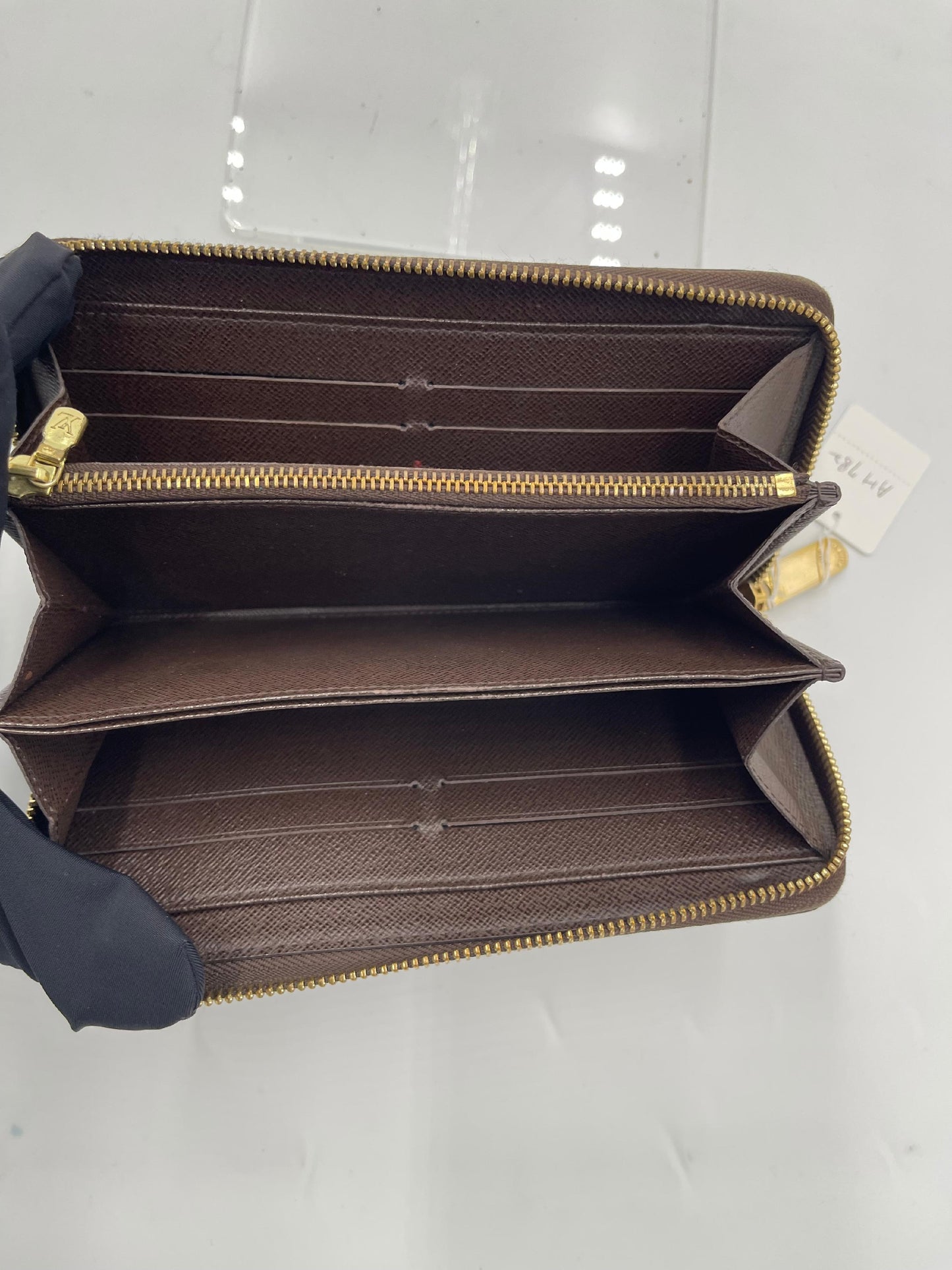 Louis Vuitton Zippy Wallet Damier