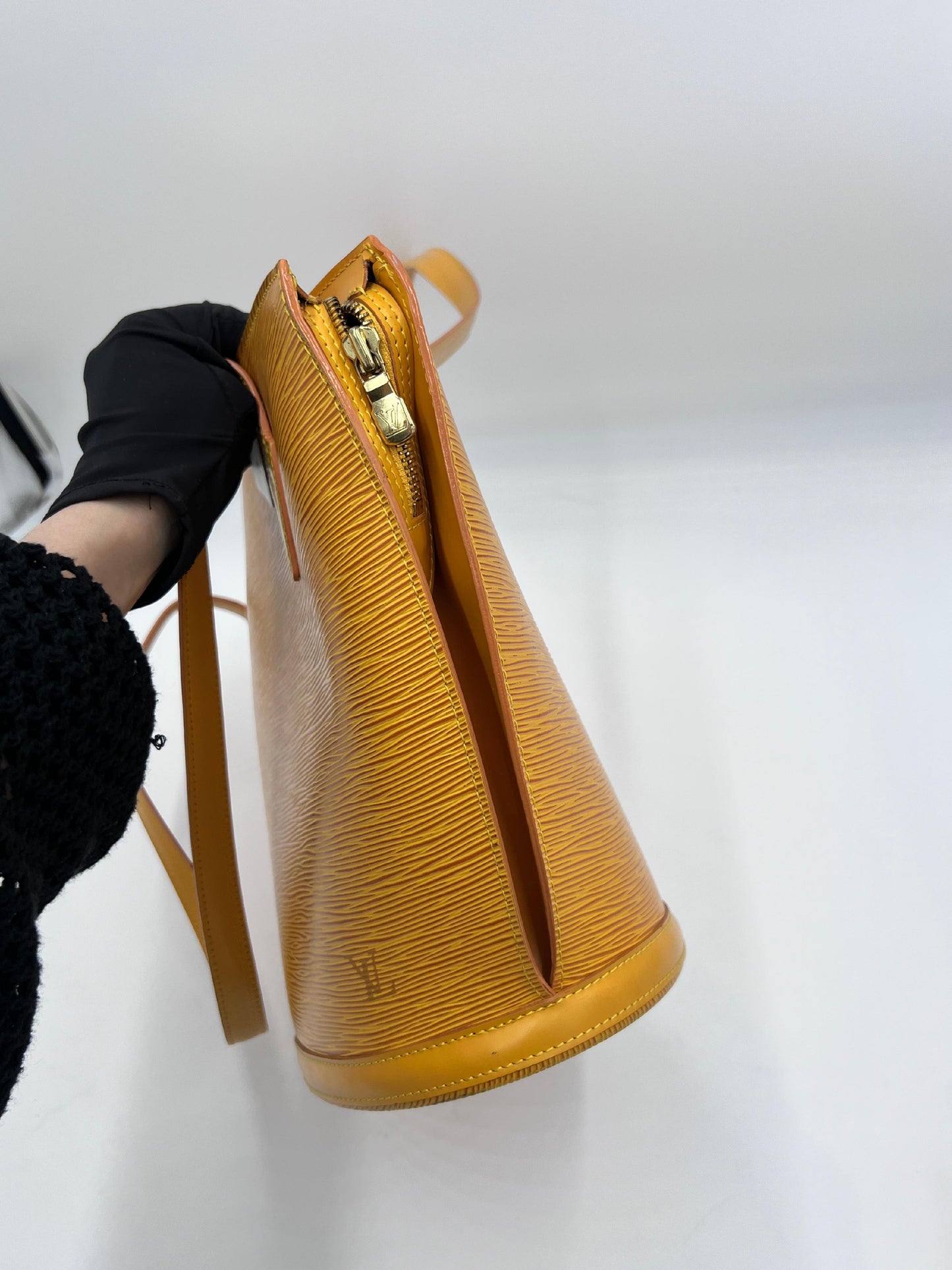 Louis Vuitton Saint Jacques Epi (AH831)