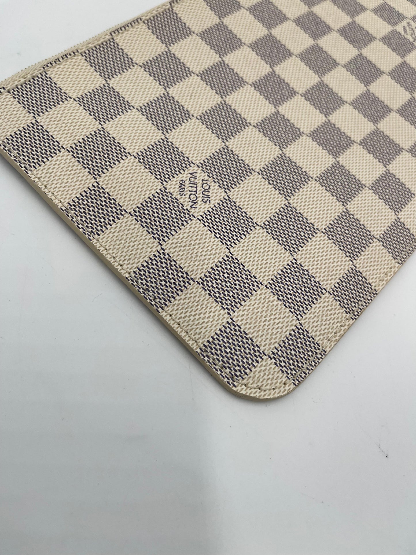 Louis Vuitton Neverfull Pouch Azur MM SR2144 (AH920)