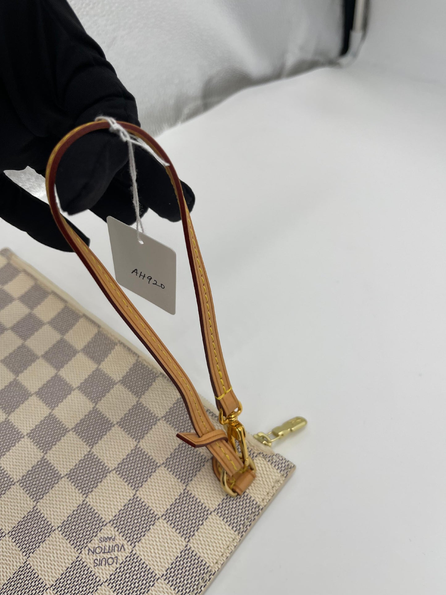 Louis Vuitton Neverfull Pouch Azur MM SR2144 (AH920)