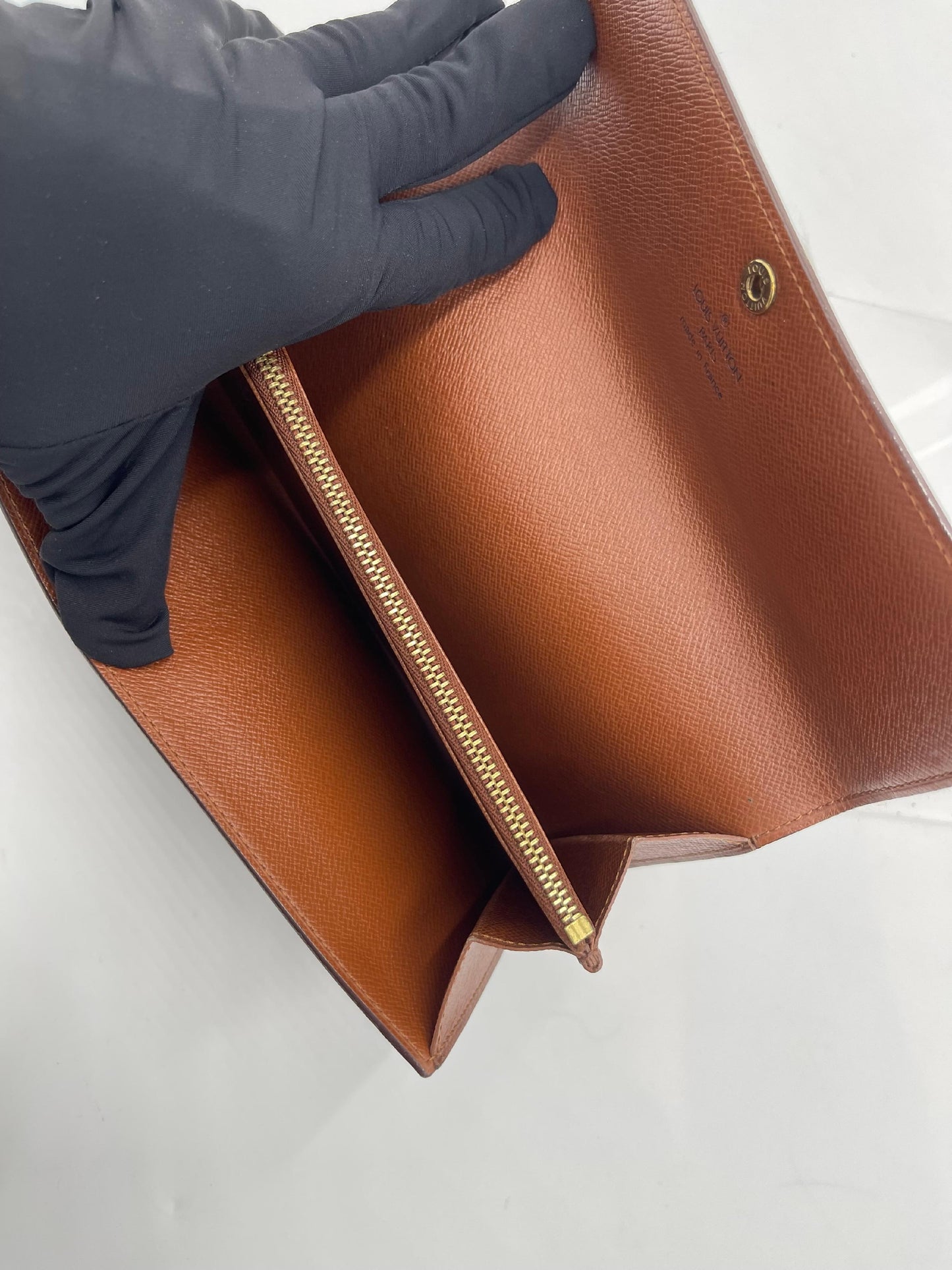 Louis Vuitton Sarah Wallet TH0946 (AH921)