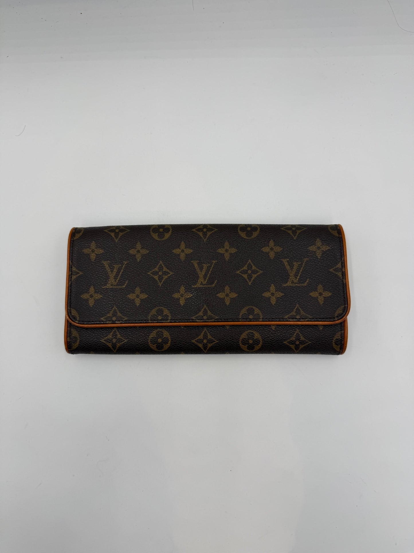 Louis Vuitton Pochette Twin GM (AI058)