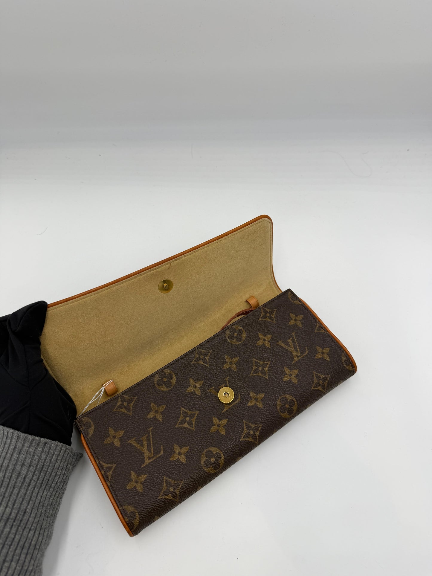 Louis Vuitton Pochette Twin GM (AI058)
