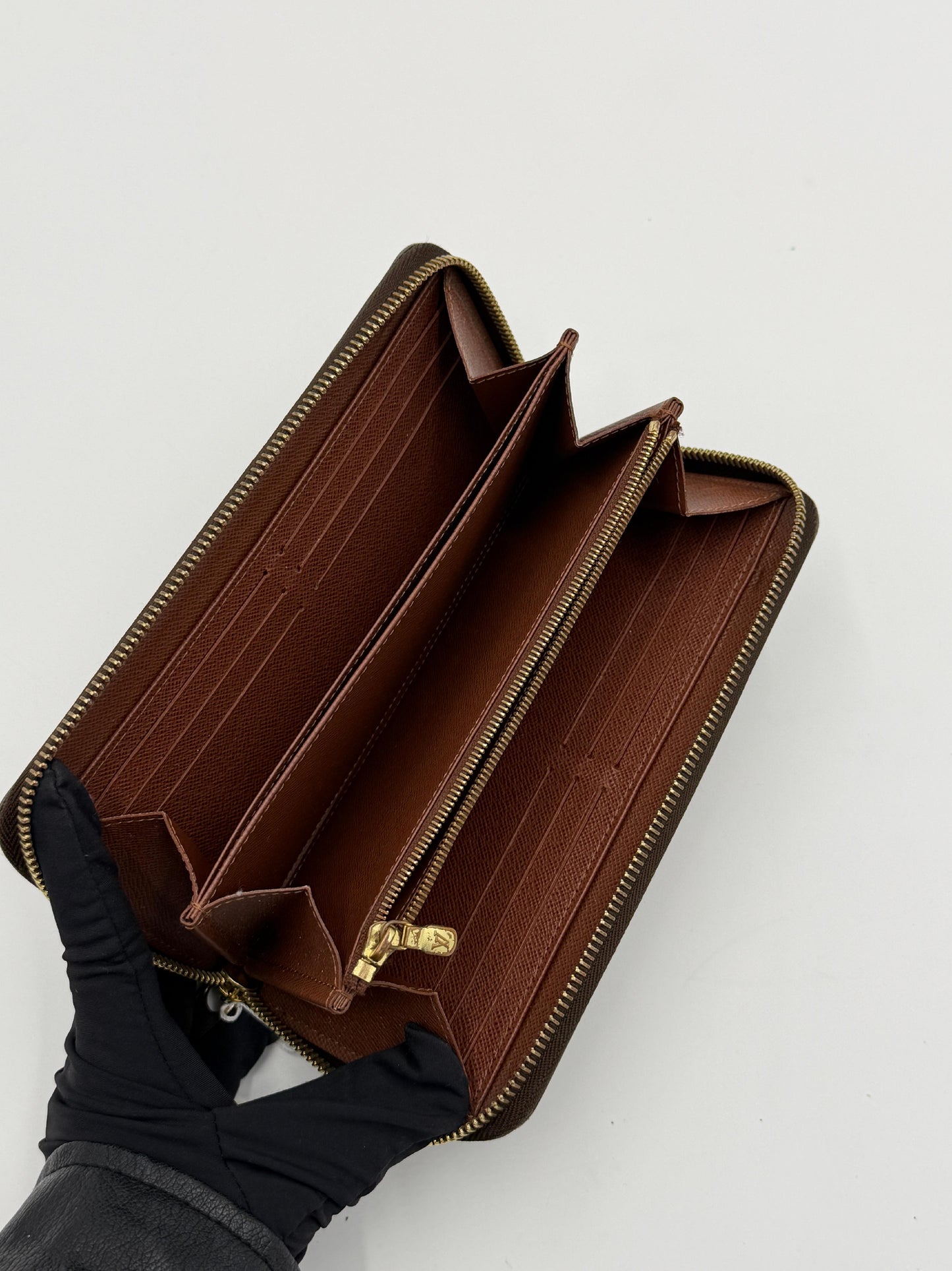 Louis Vuitton Monogram Zippy Wallet  Pre-Owned