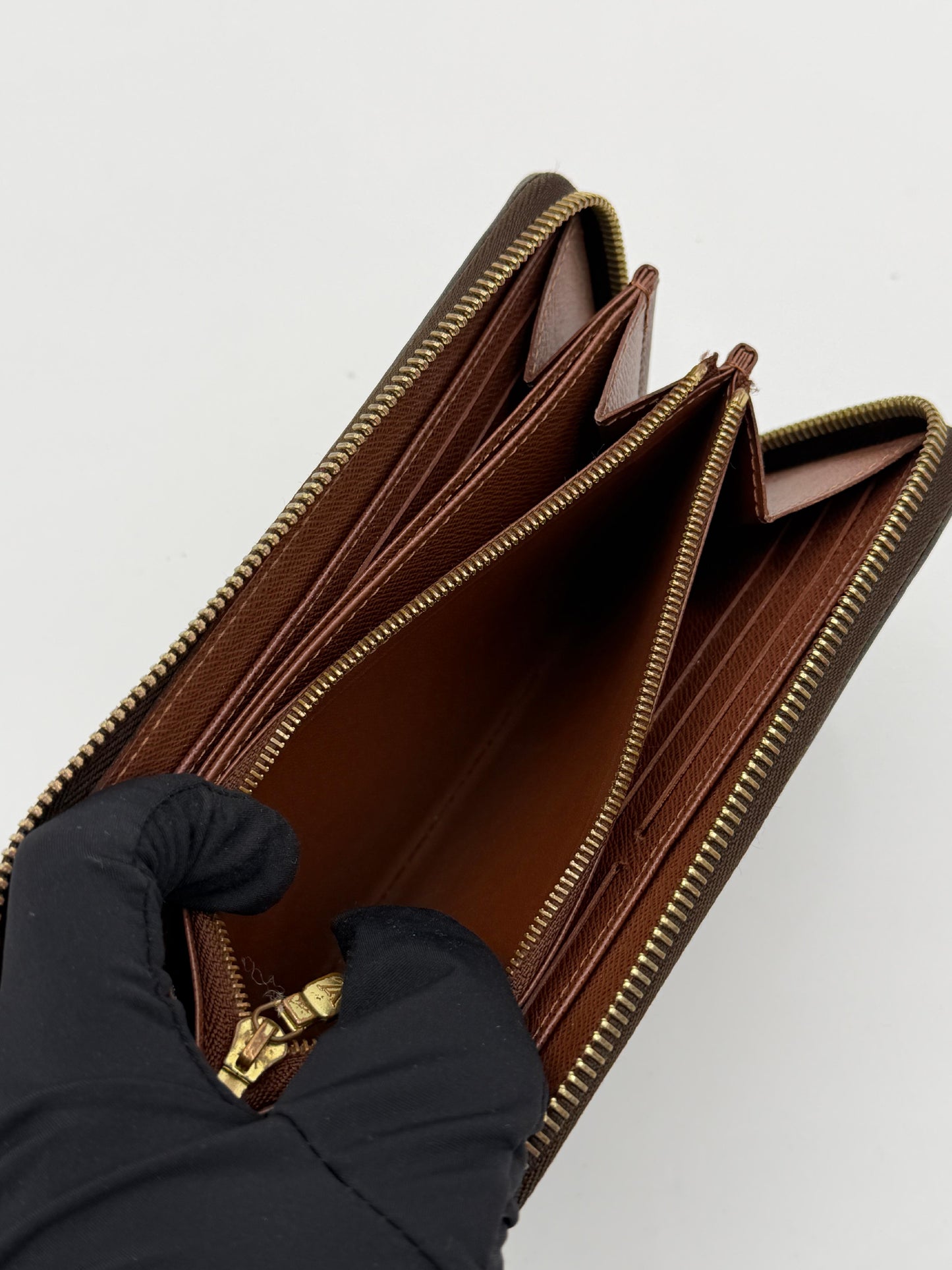 Louis Vuitton Monogram Zippy Wallet  Pre-Owned