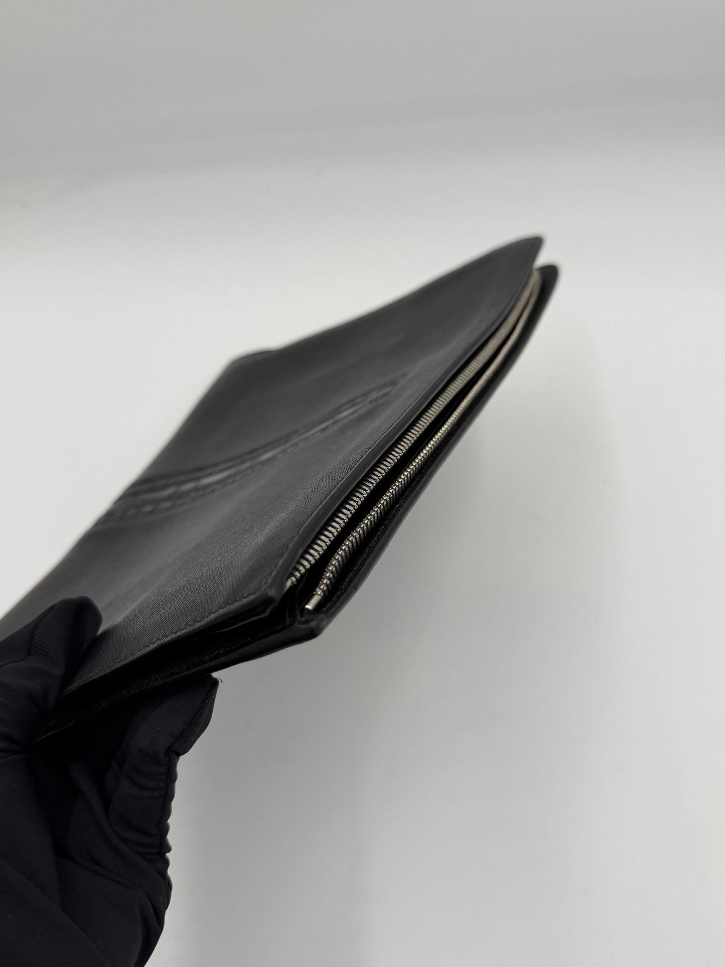 Prada Saffiano Zip Clutch Pre-Owned