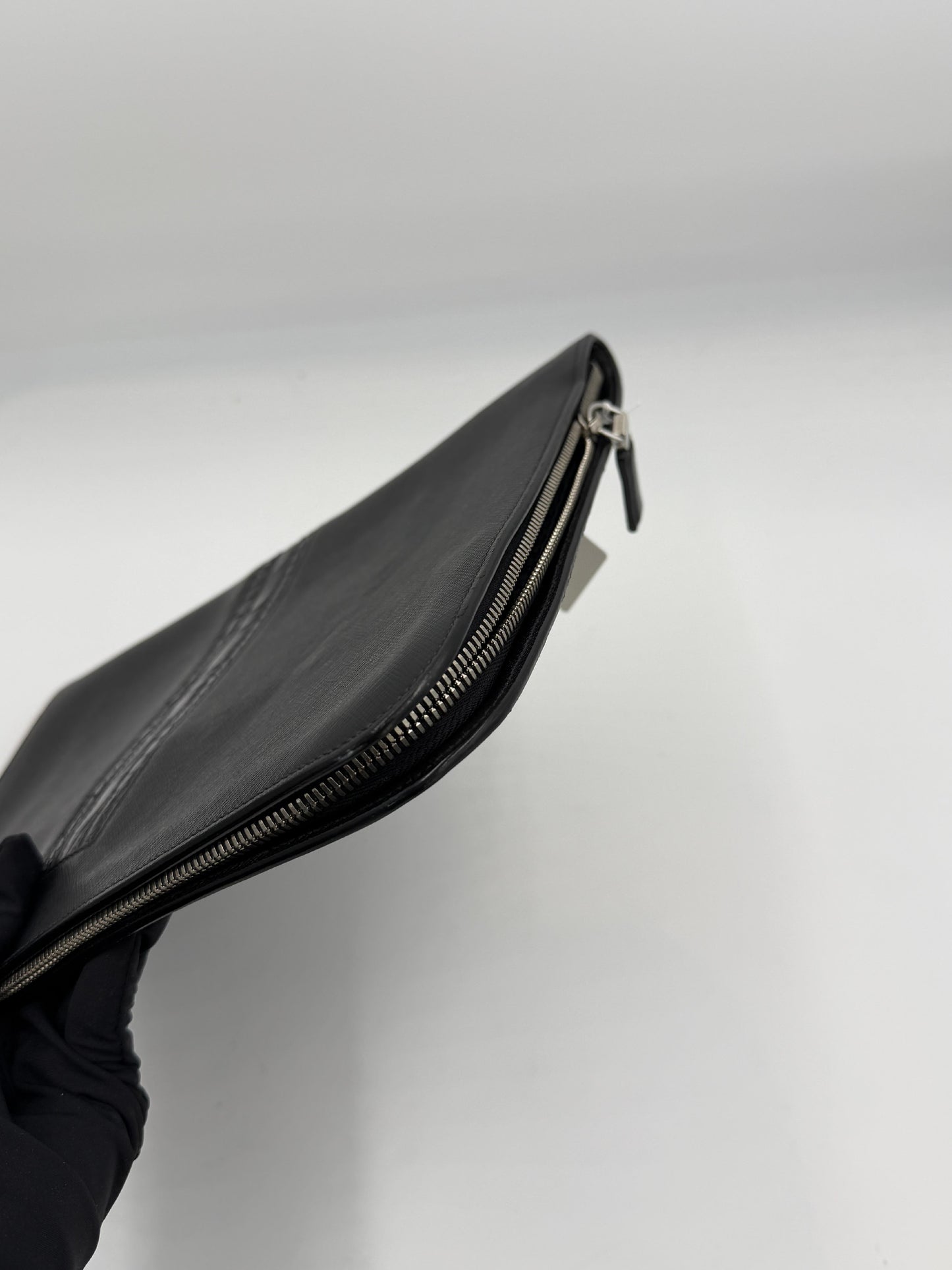 Prada Saffiano Zip Clutch Pre-Owned
