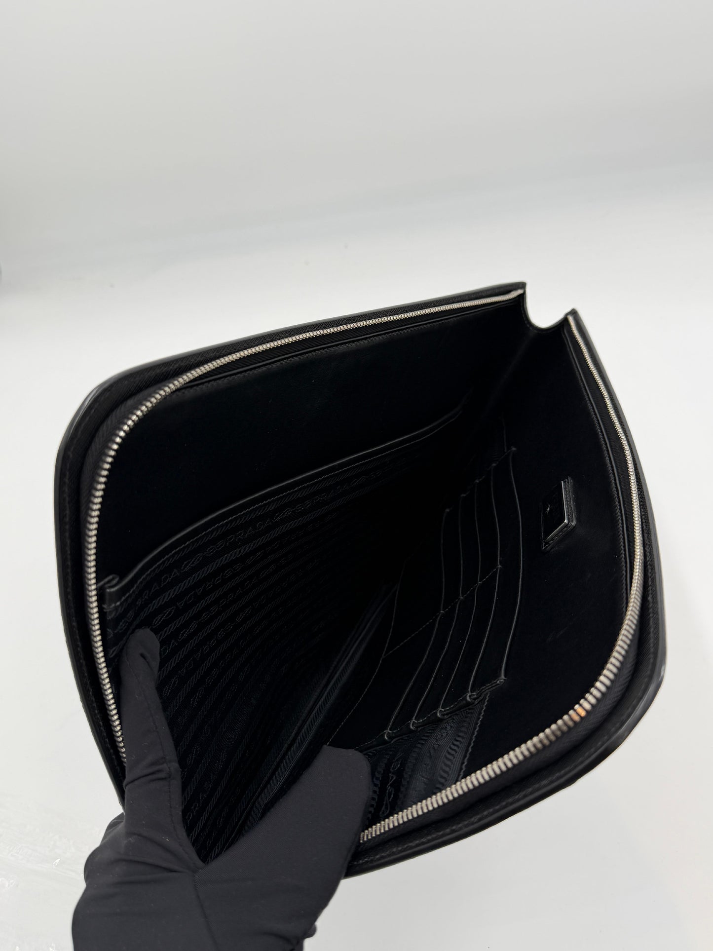 Prada Saffiano Zip Clutch Pre-Owned