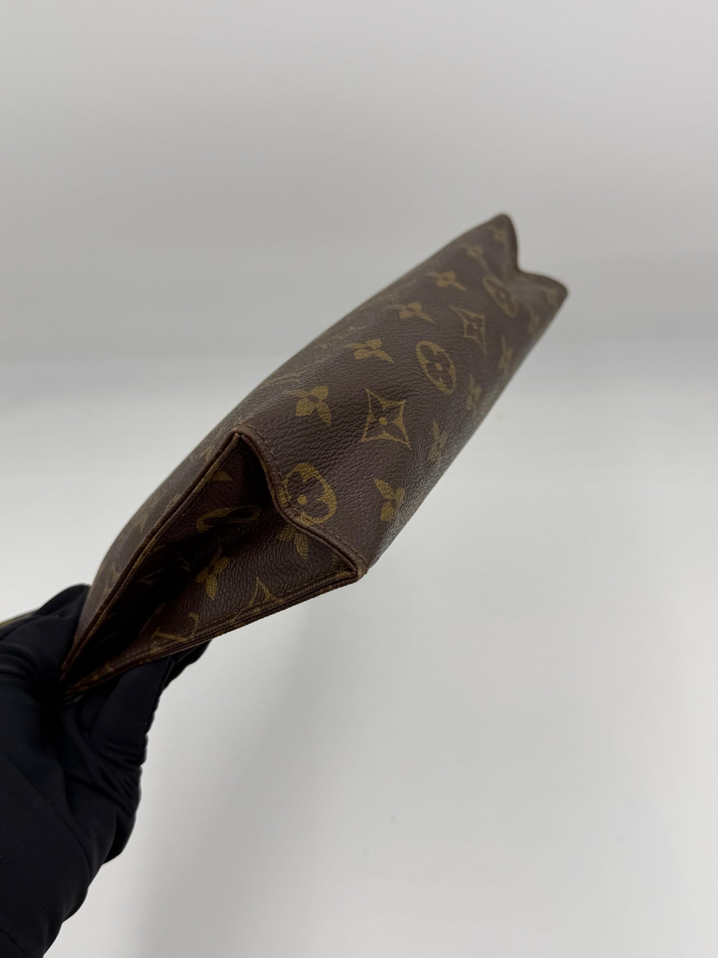 Louis Vuitton Toiletry Pouch 26 Pre-Owned
