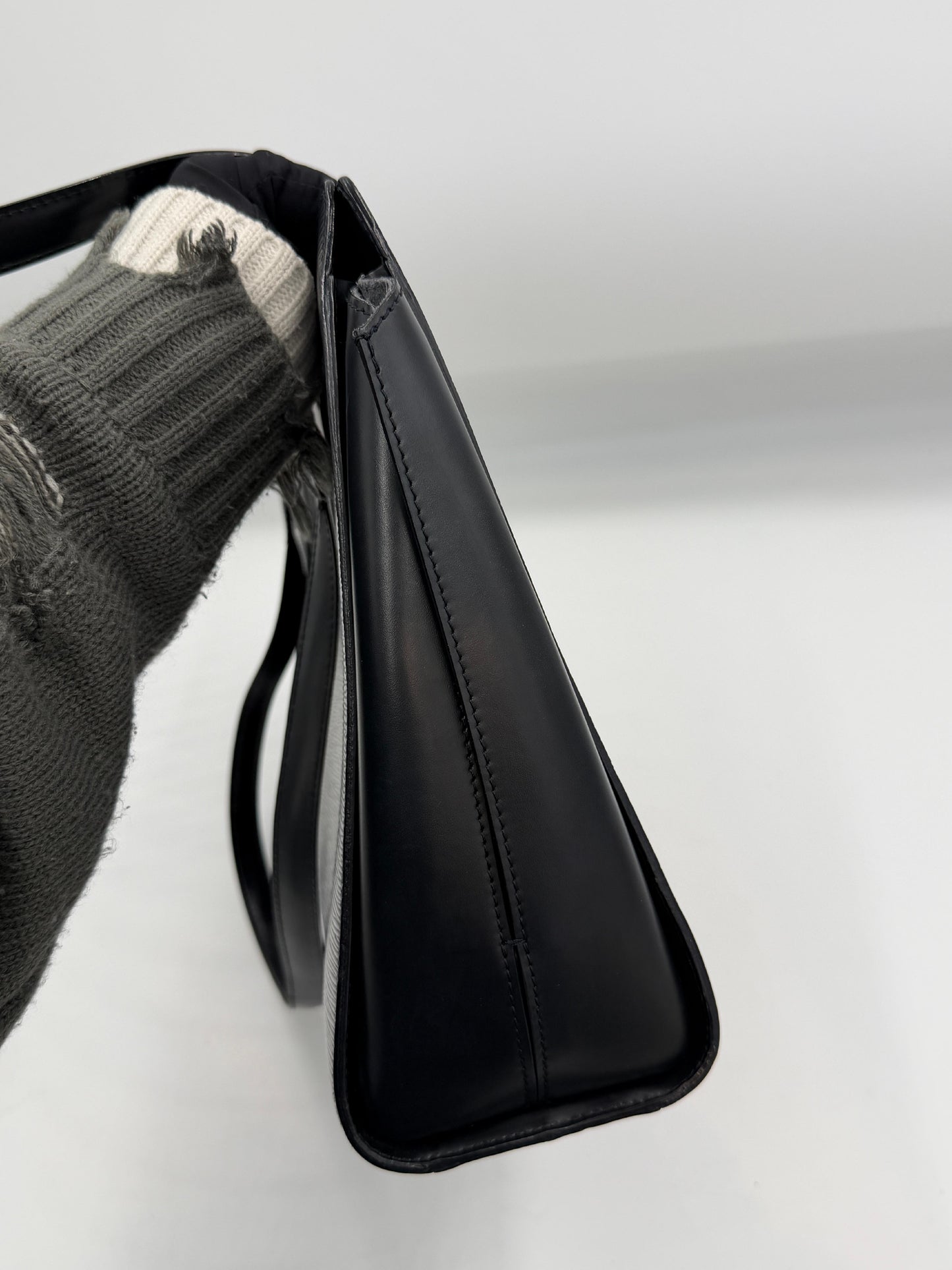 Pre-Owned Louis Vuitton Duplex Epi AI525