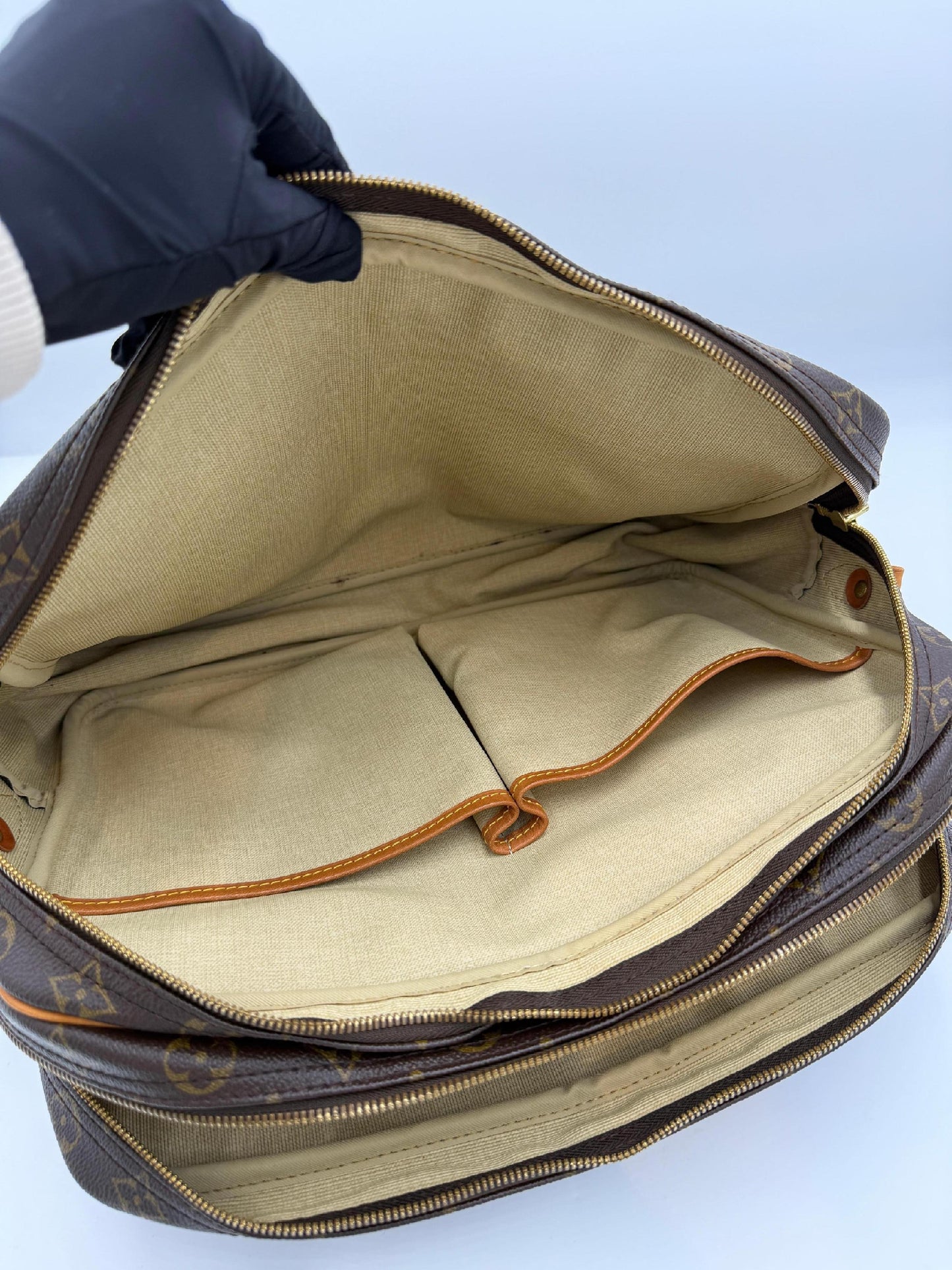 Pre-Owned Louis Vuitton Monogram Reporter GM AI705
