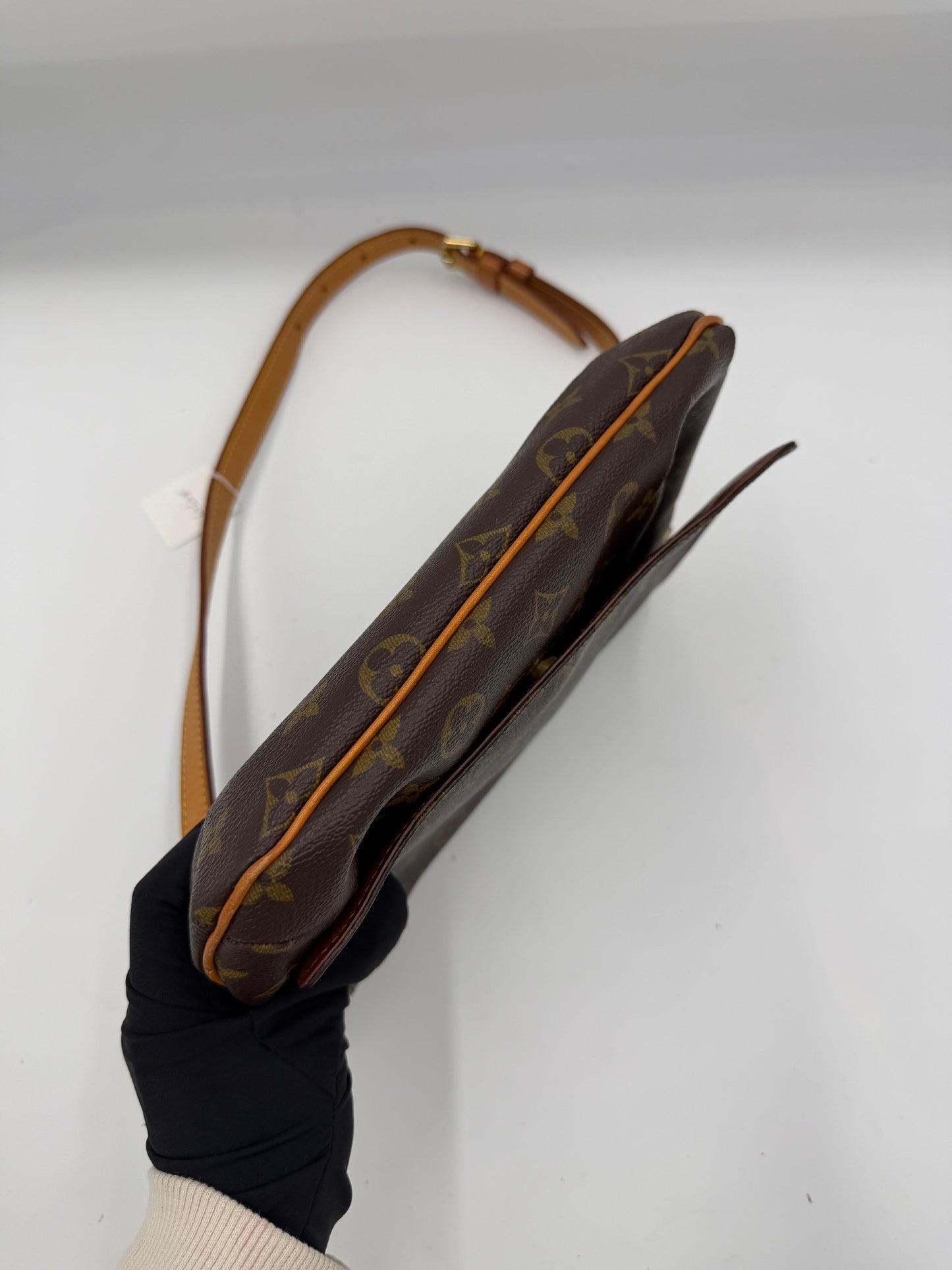 Pre-Owned Louis Vuitton Monogram Musette Tango AI737