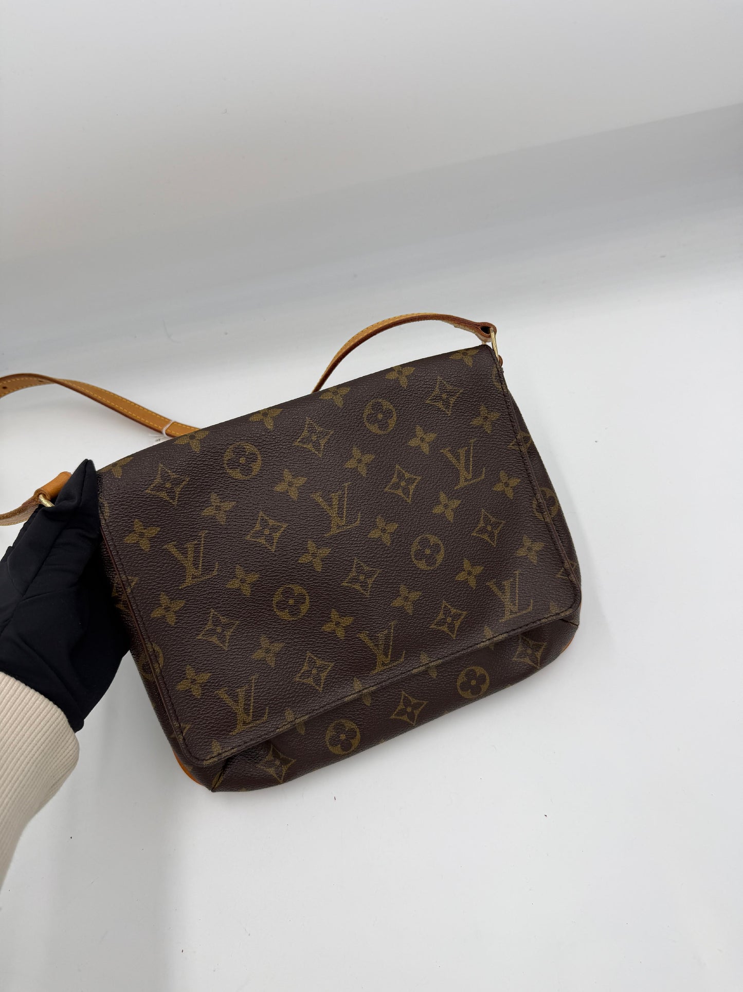 Pre-Owned Louis Vuitton Monogram Musette Tango AI737