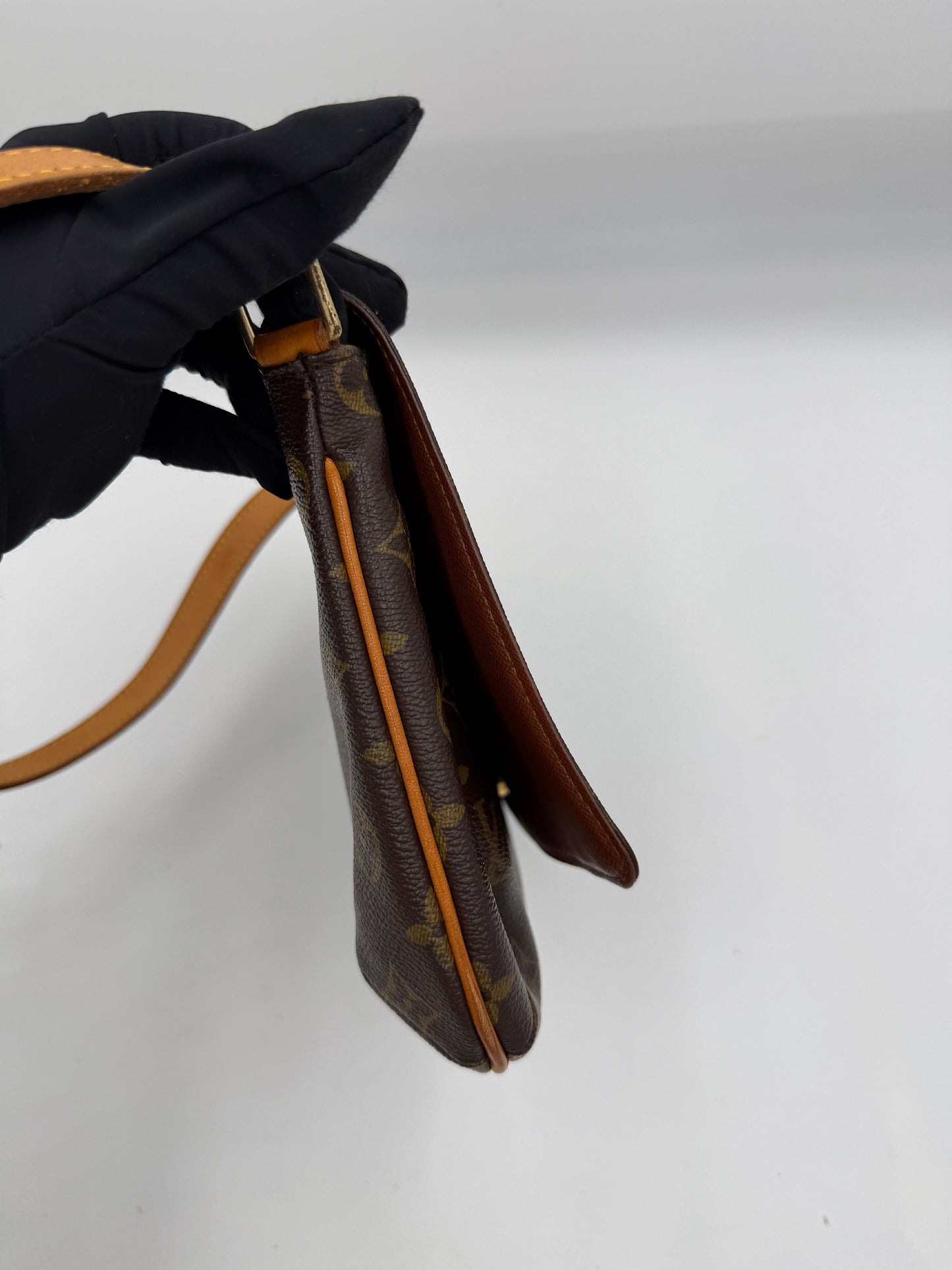 Pre-Owned Louis Vuitton Monogram Musette Tango AI737