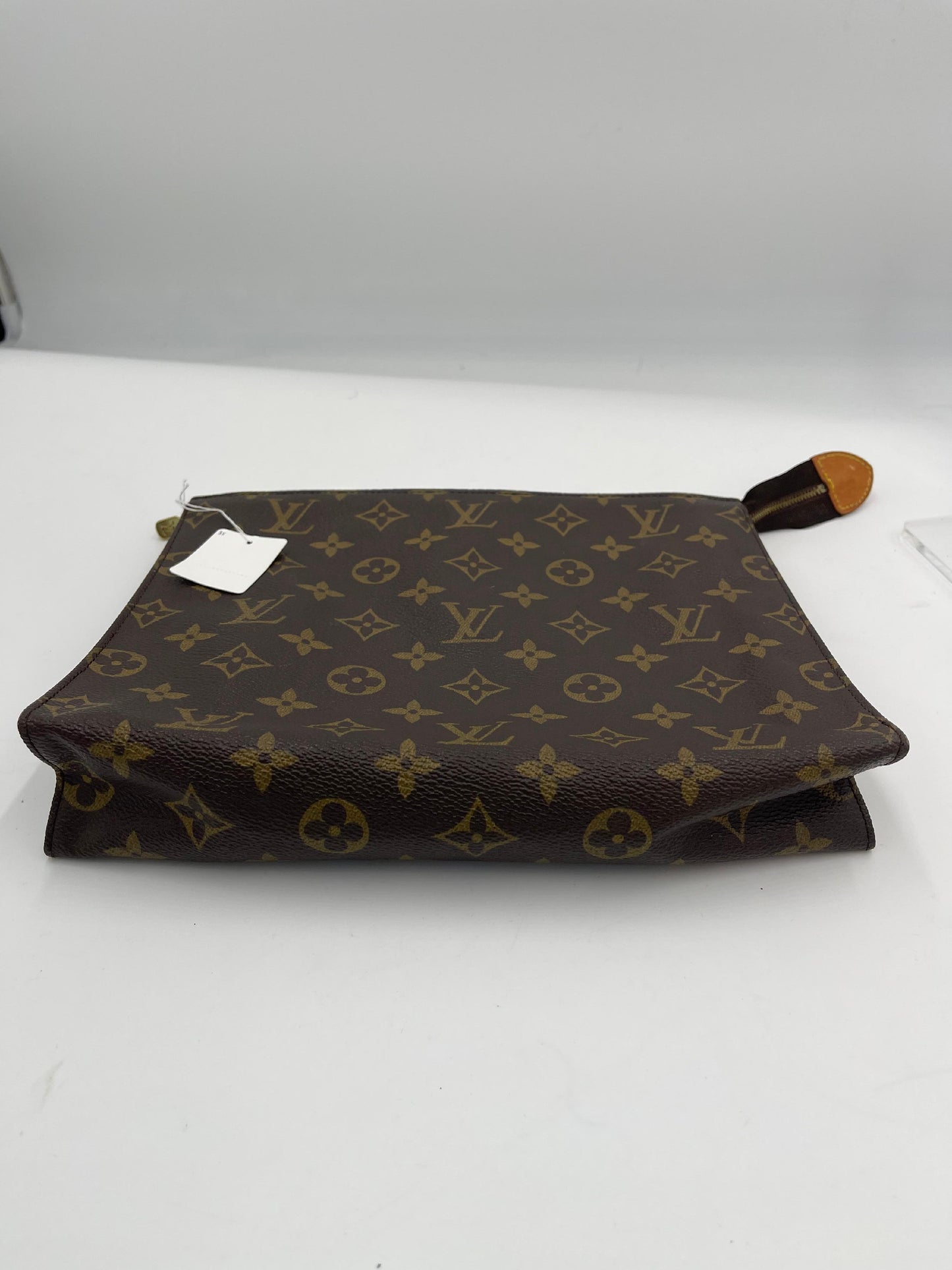Louis Vuitton Monogram Toiletry Pouch (AI779)