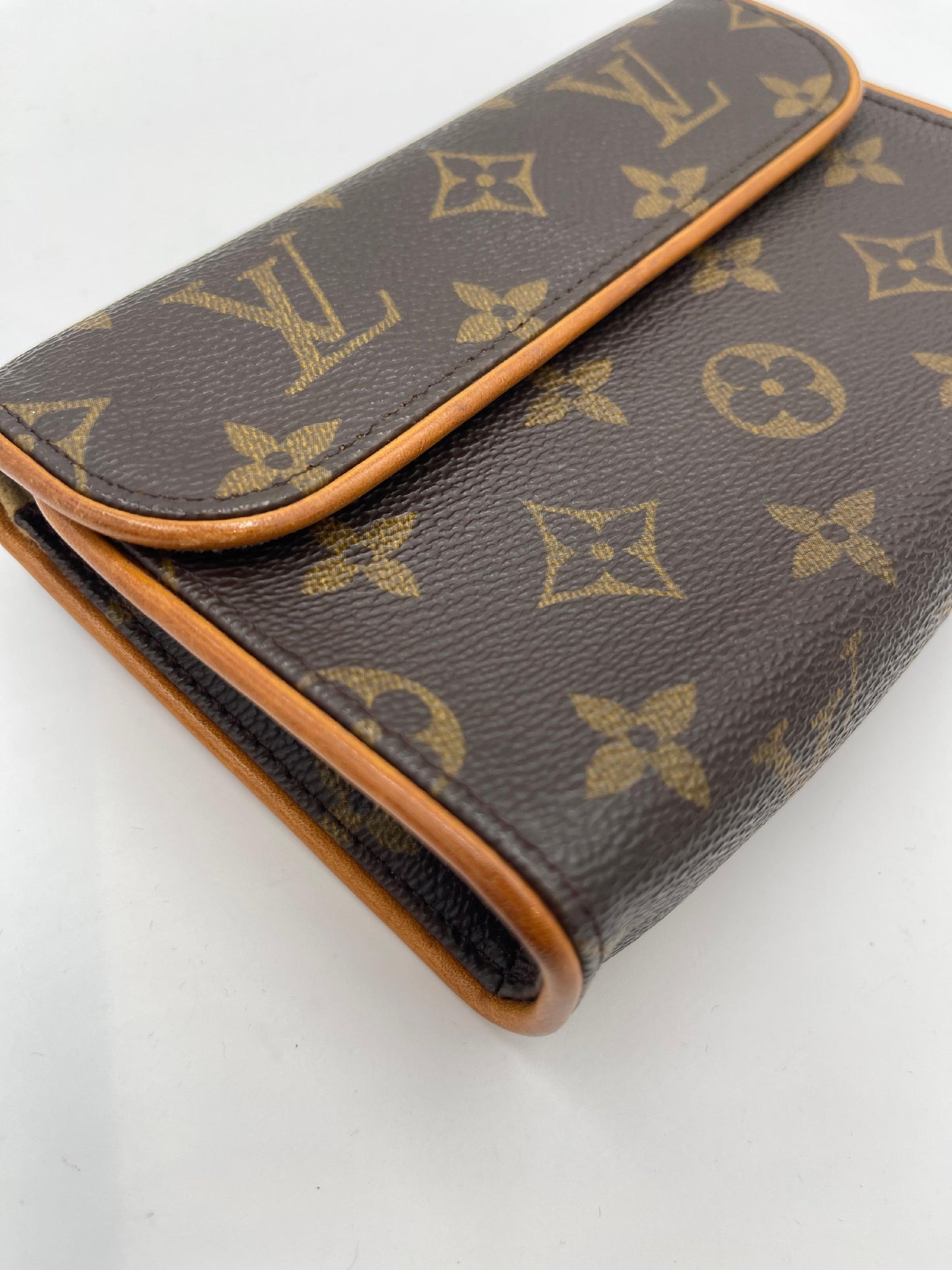 Louis Vuitton Pochette Florentine (AI810)