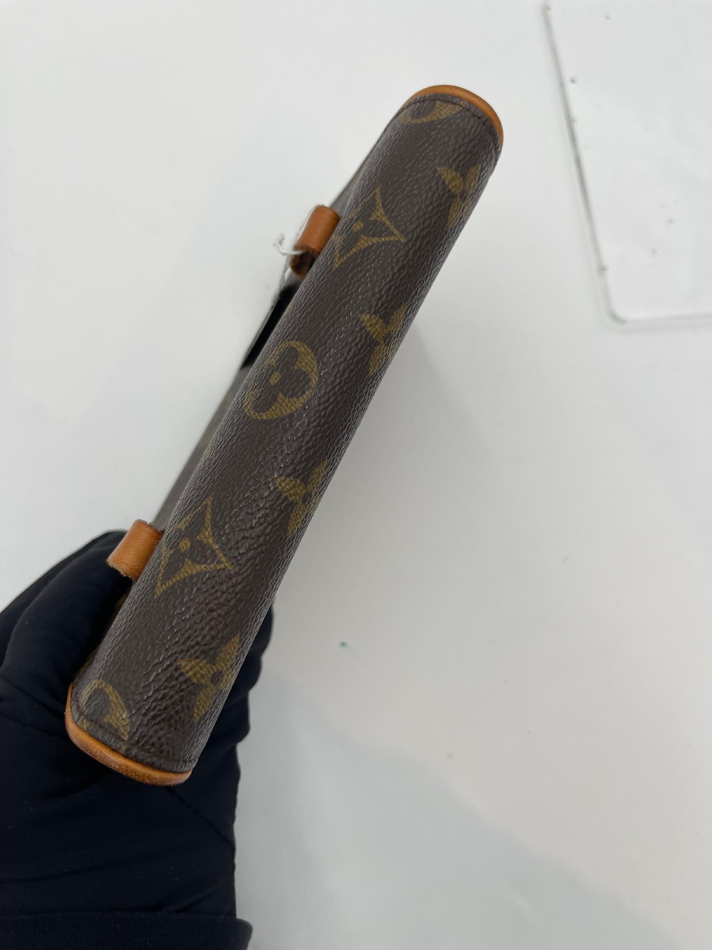 Louis Vuitton Pochette Florentine (AI810)