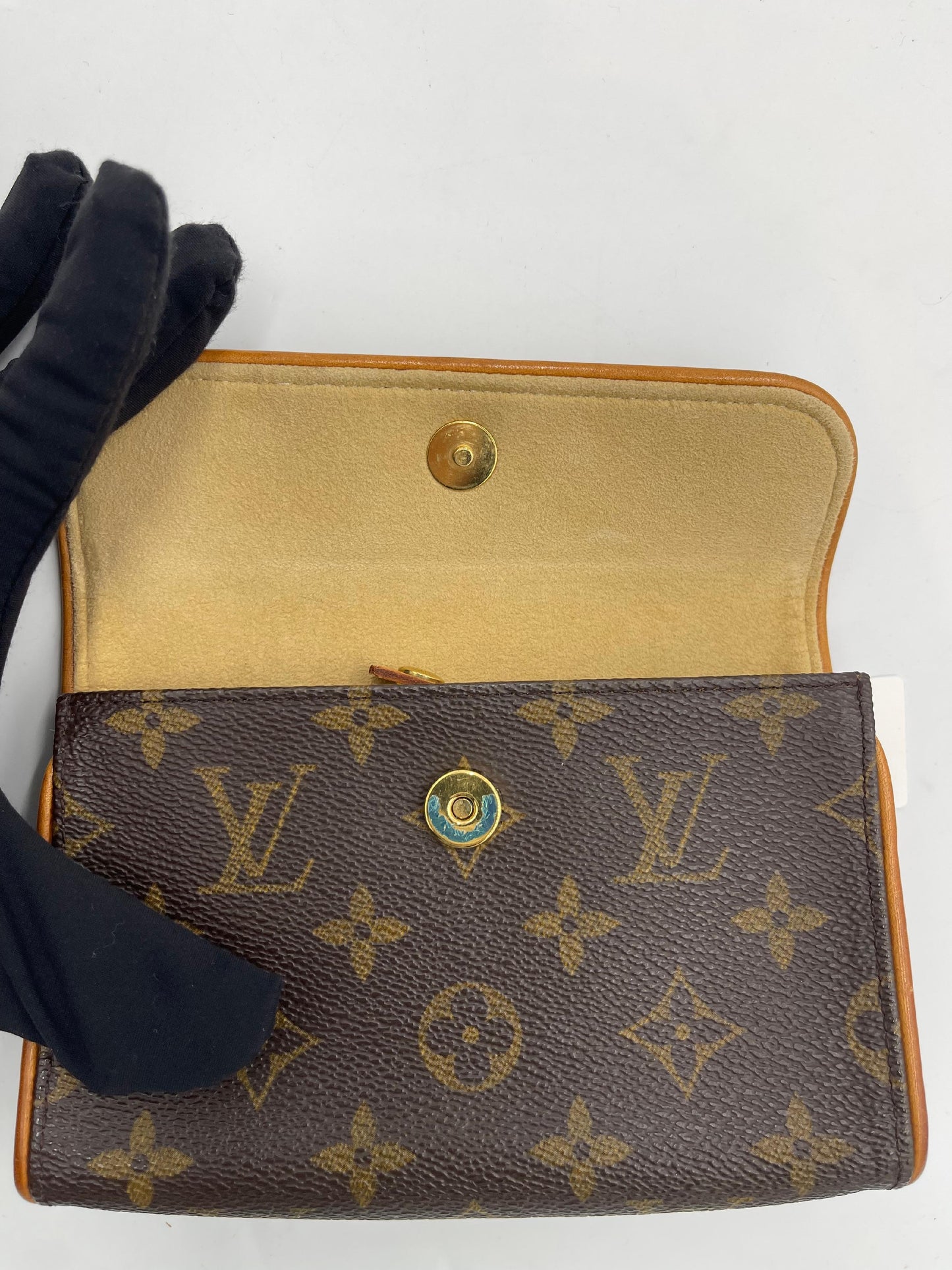 Louis Vuitton Pochette Florentine (AI810)