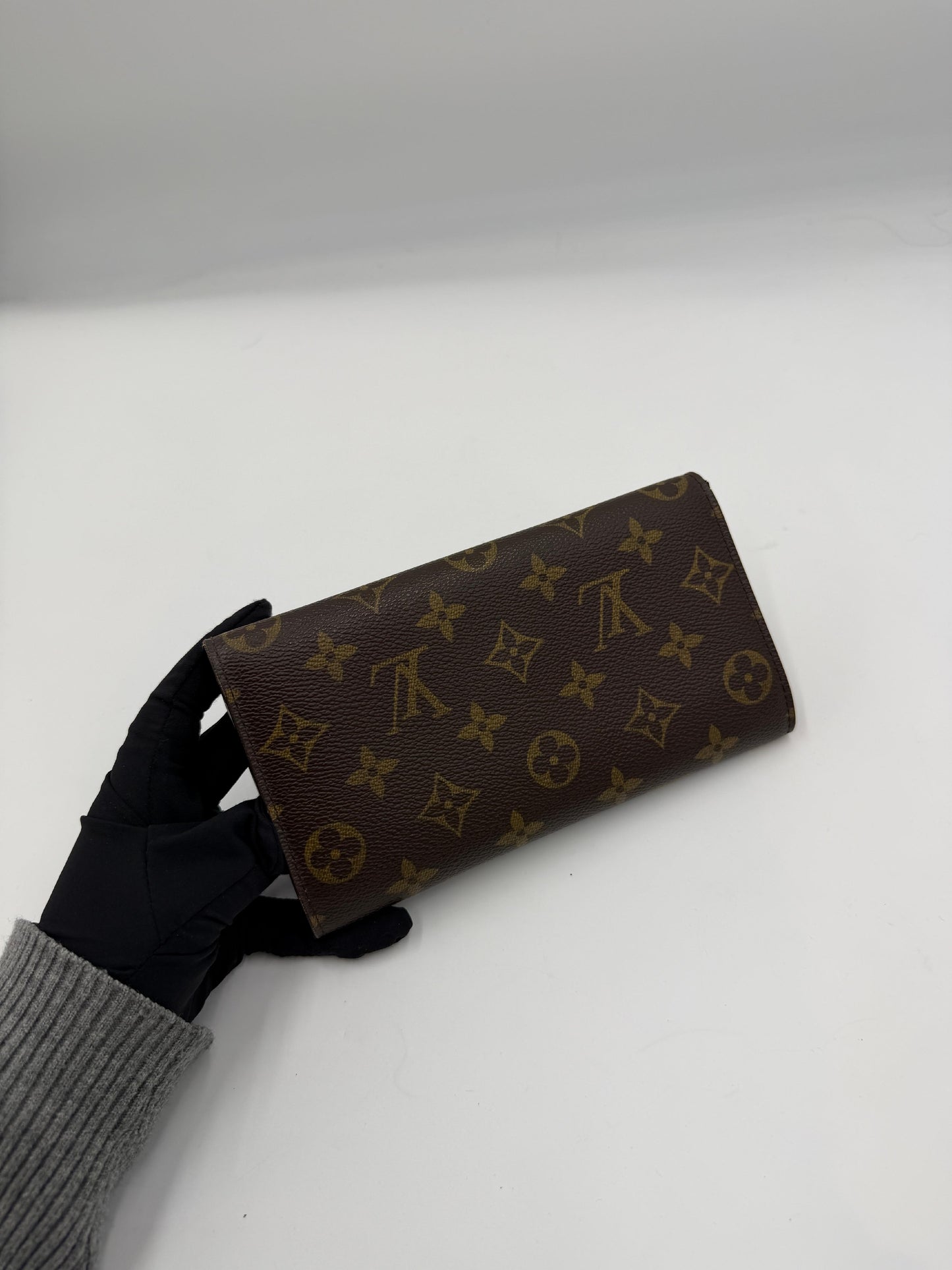 Pre-Owned Louis Vuitton Monogram Sarah Wallet AJ100