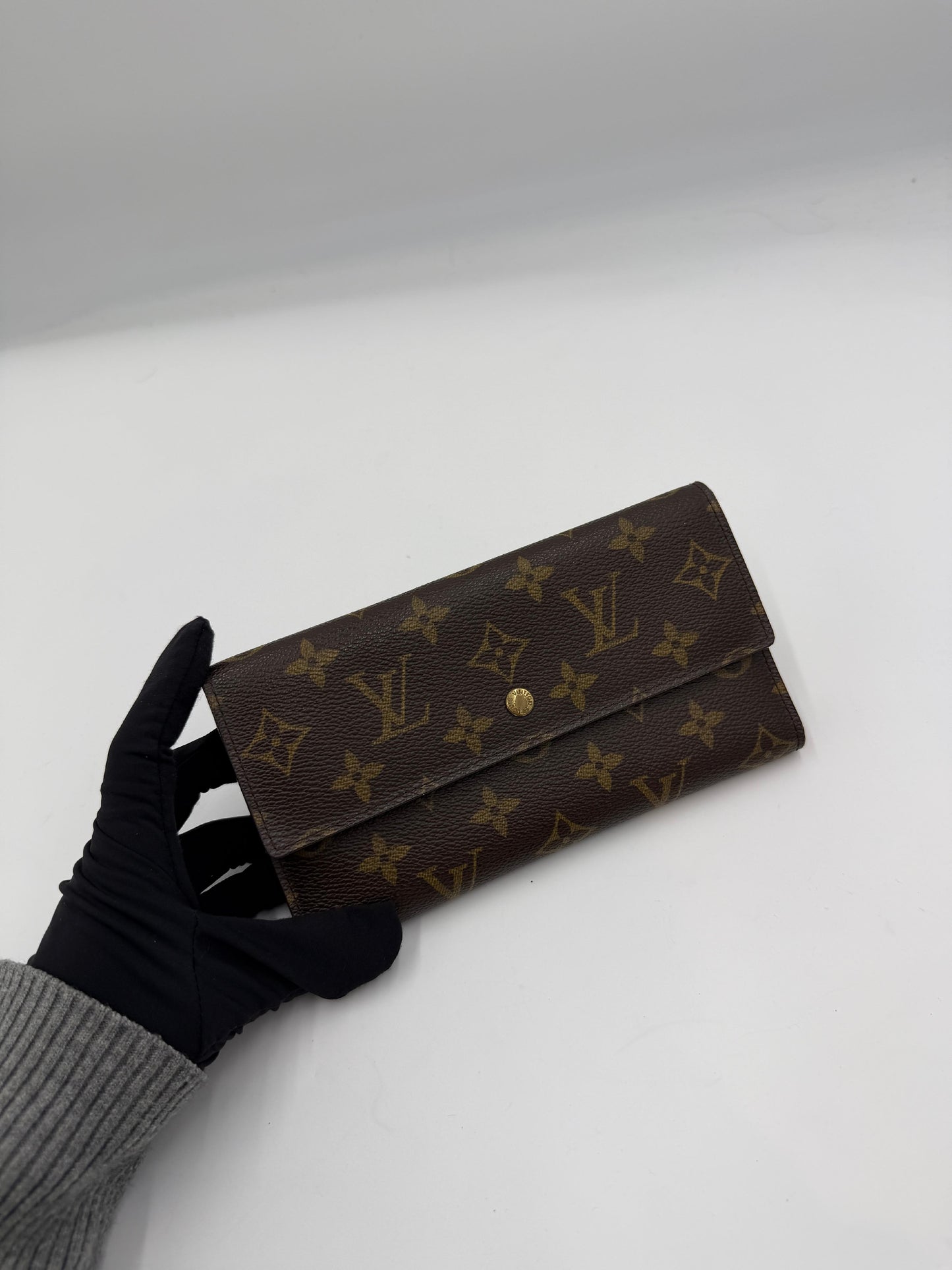 Pre-Owned Louis Vuitton Monogram Sarah Wallet AJ100