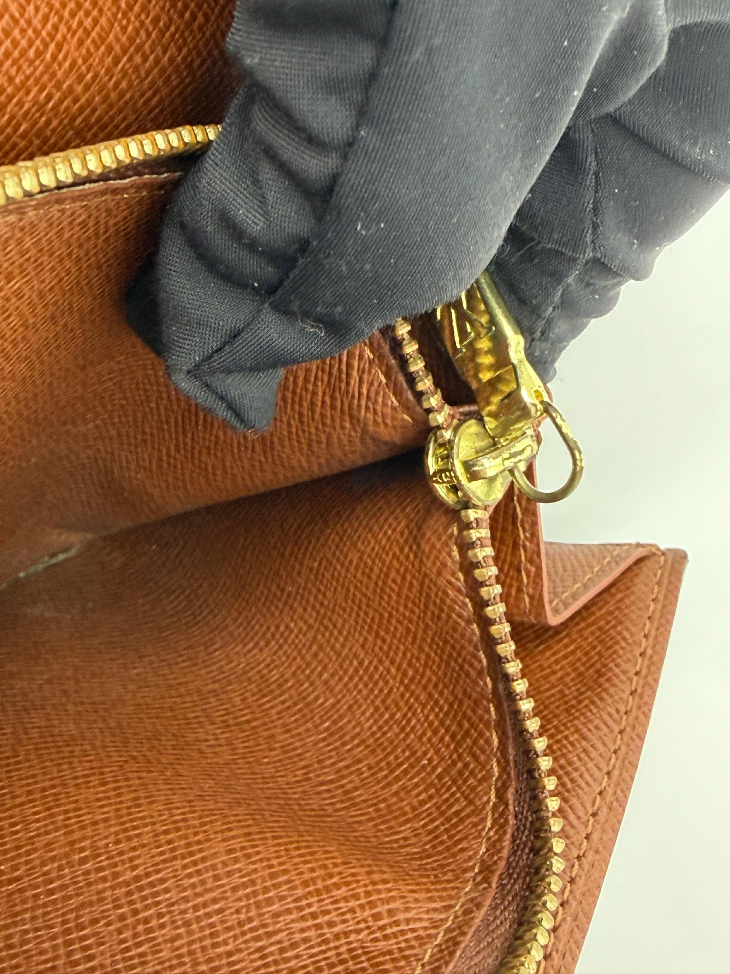 Louis Vuitton Sarah Wallet (AI841)