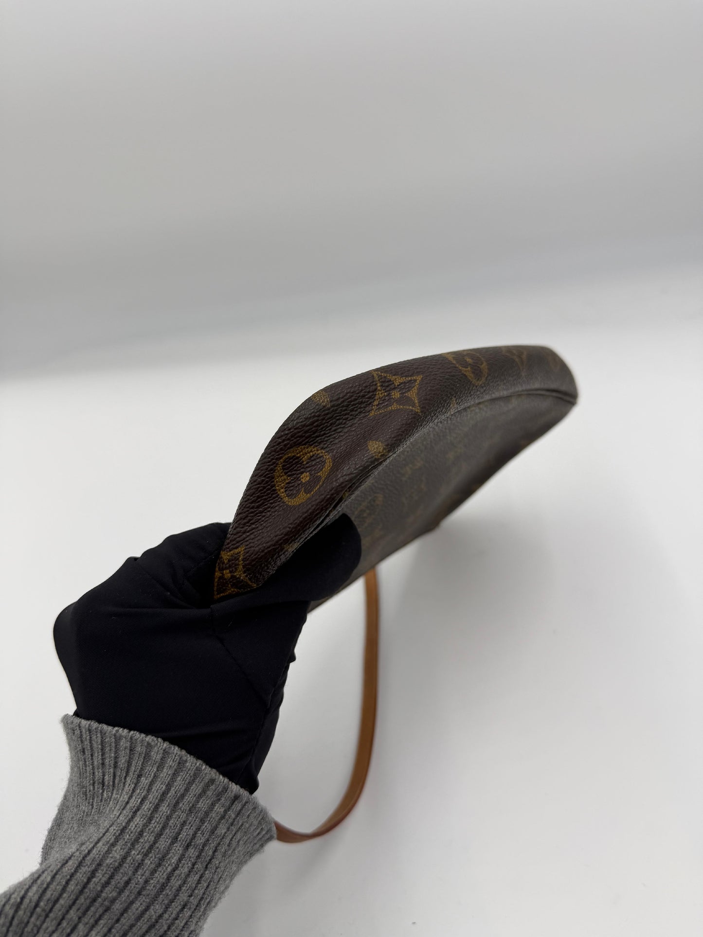 Pre-Owned Louis Vuitton Pochette Accessoires AI866