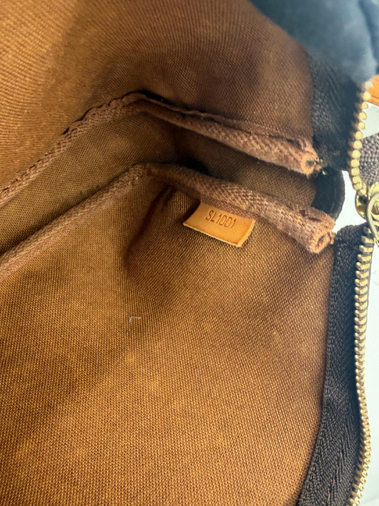 Pre-Owned Louis Vuitton Pochette Accessoires AI933