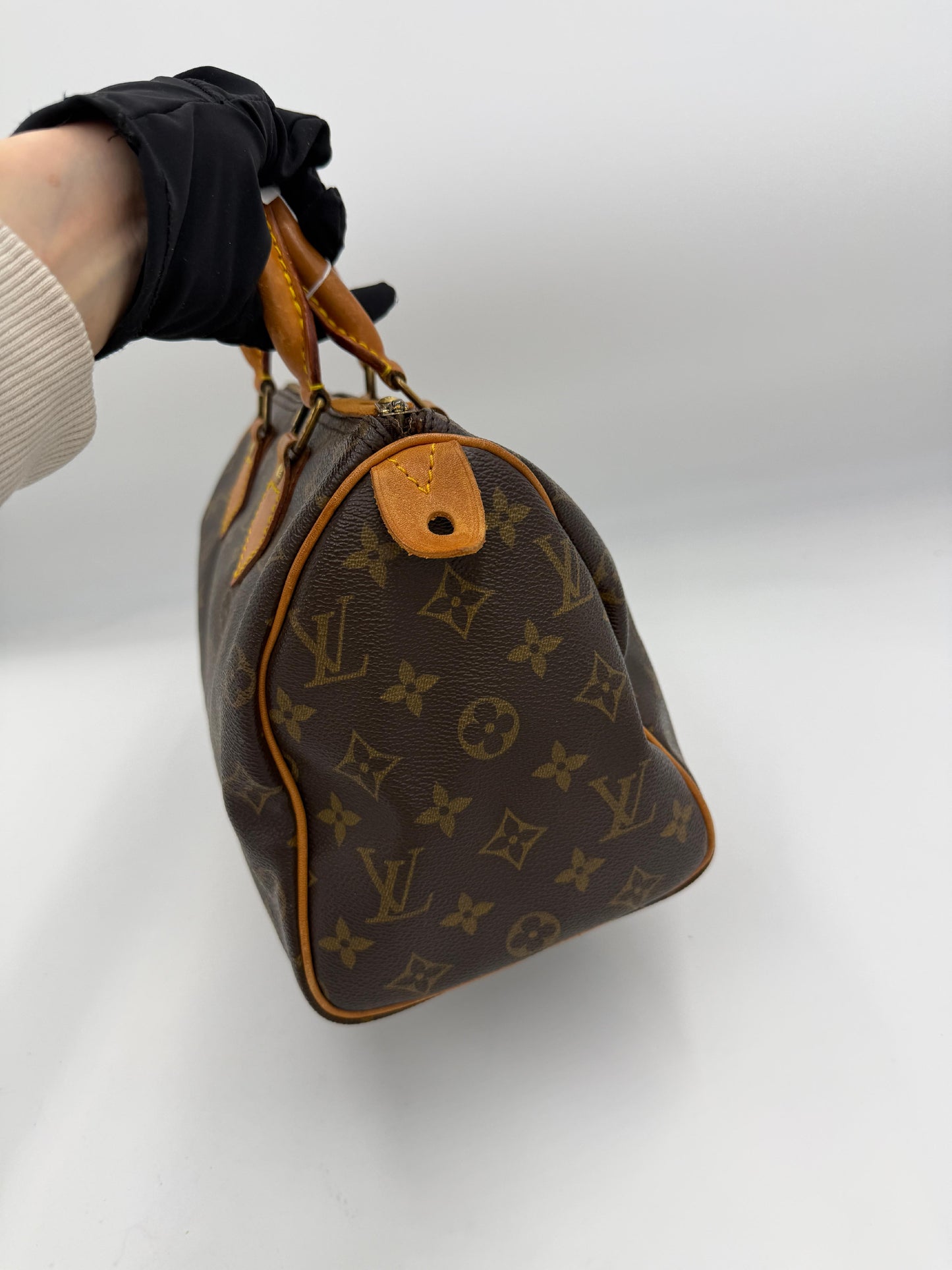 Pre-Owned Louis Vuitton Monogram Speedy 25 AJ011