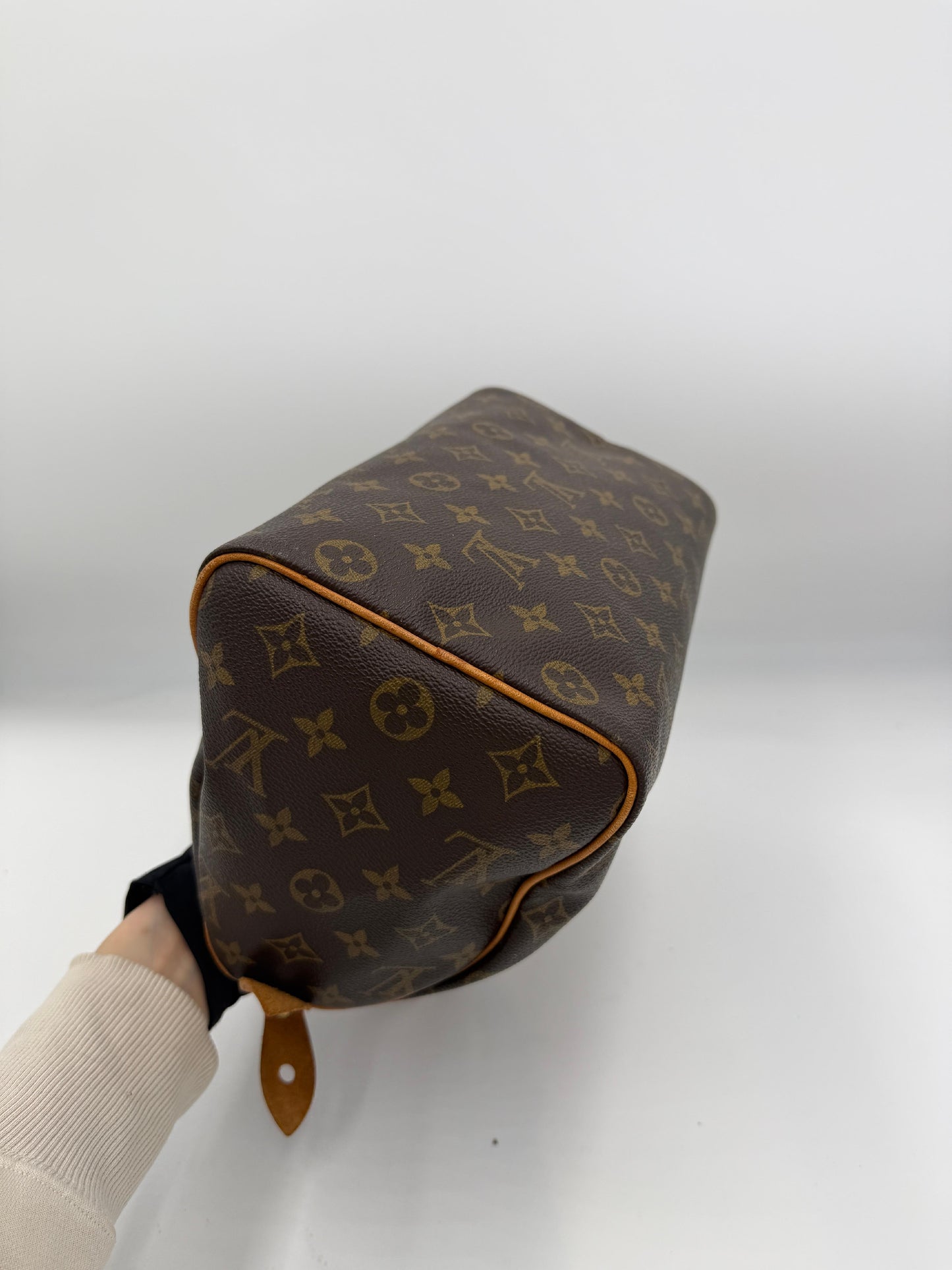 Pre-Owned Louis Vuitton Monogram Speedy 25 AJ011