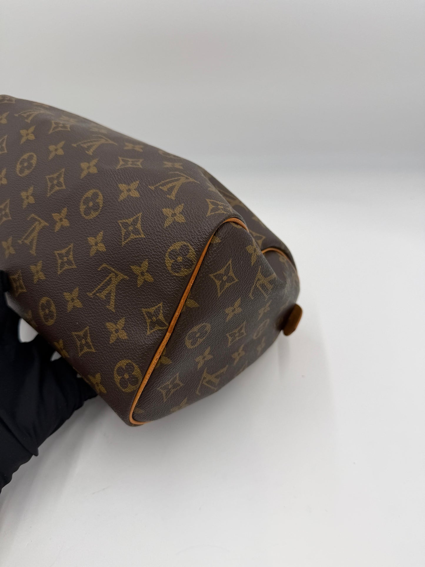 Pre-Owned Louis Vuitton Monogram Speedy 25 AJ011