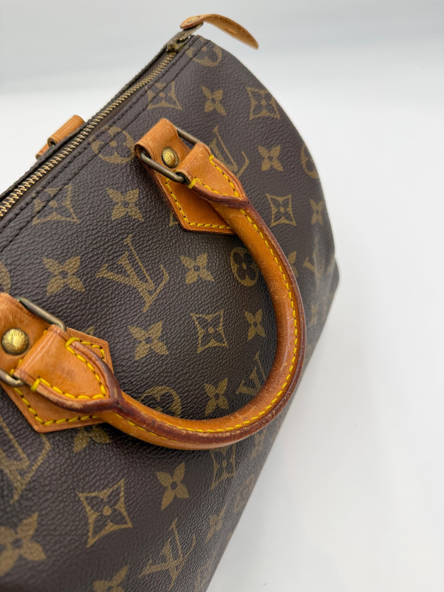 Pre-Owned Louis Vuitton Monogram Speedy 25 AJ011