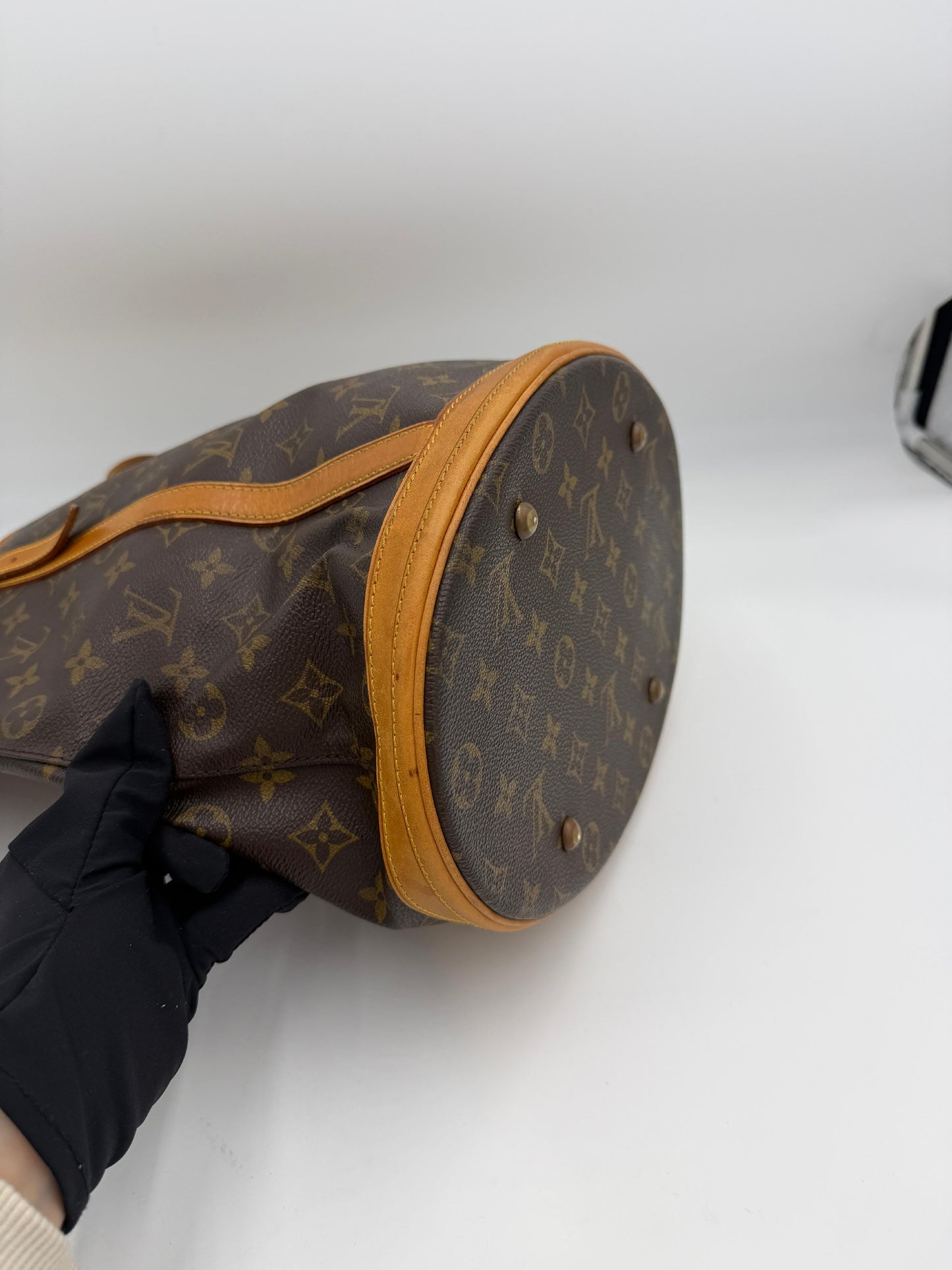 Pre-Owned Louis Vuitton Monogram Bucket GM AJ127