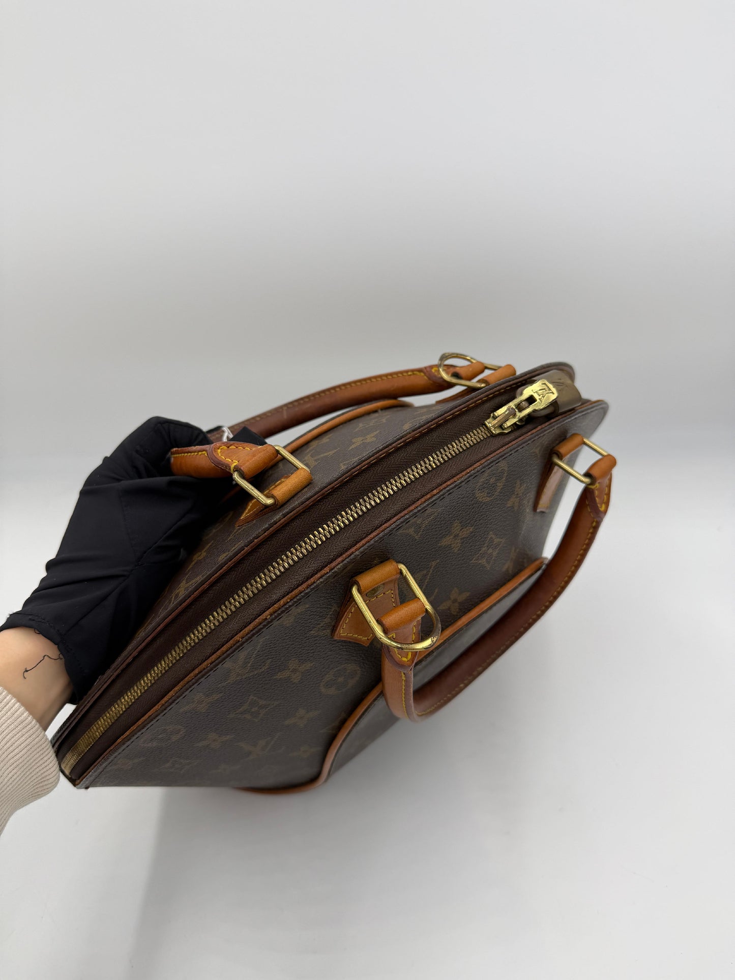 Pre-Owned Louis Vuitton Monogram Ellipse MM AJ195