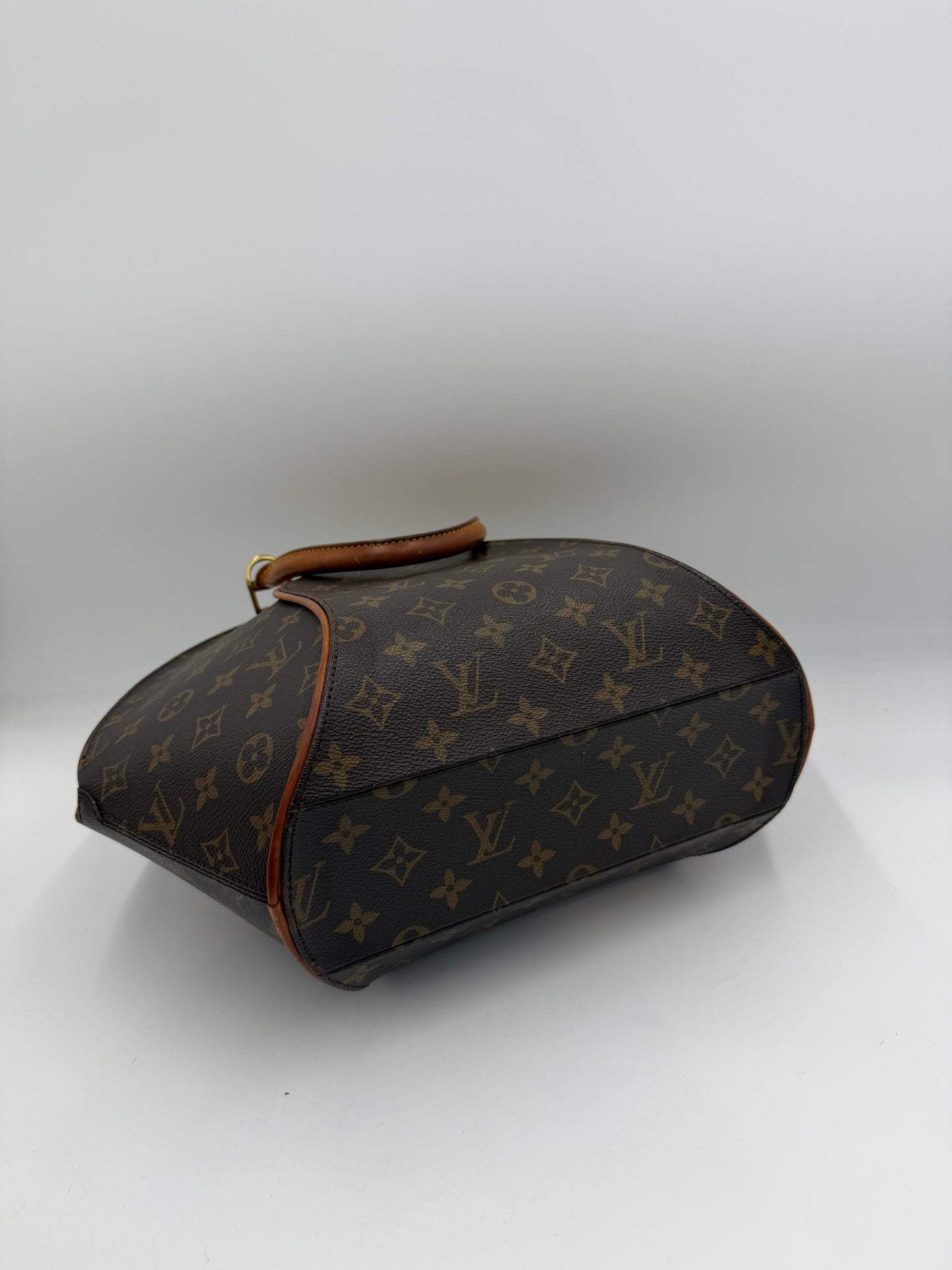 Pre-Owned Louis Vuitton Monogram Ellipse MM AJ195