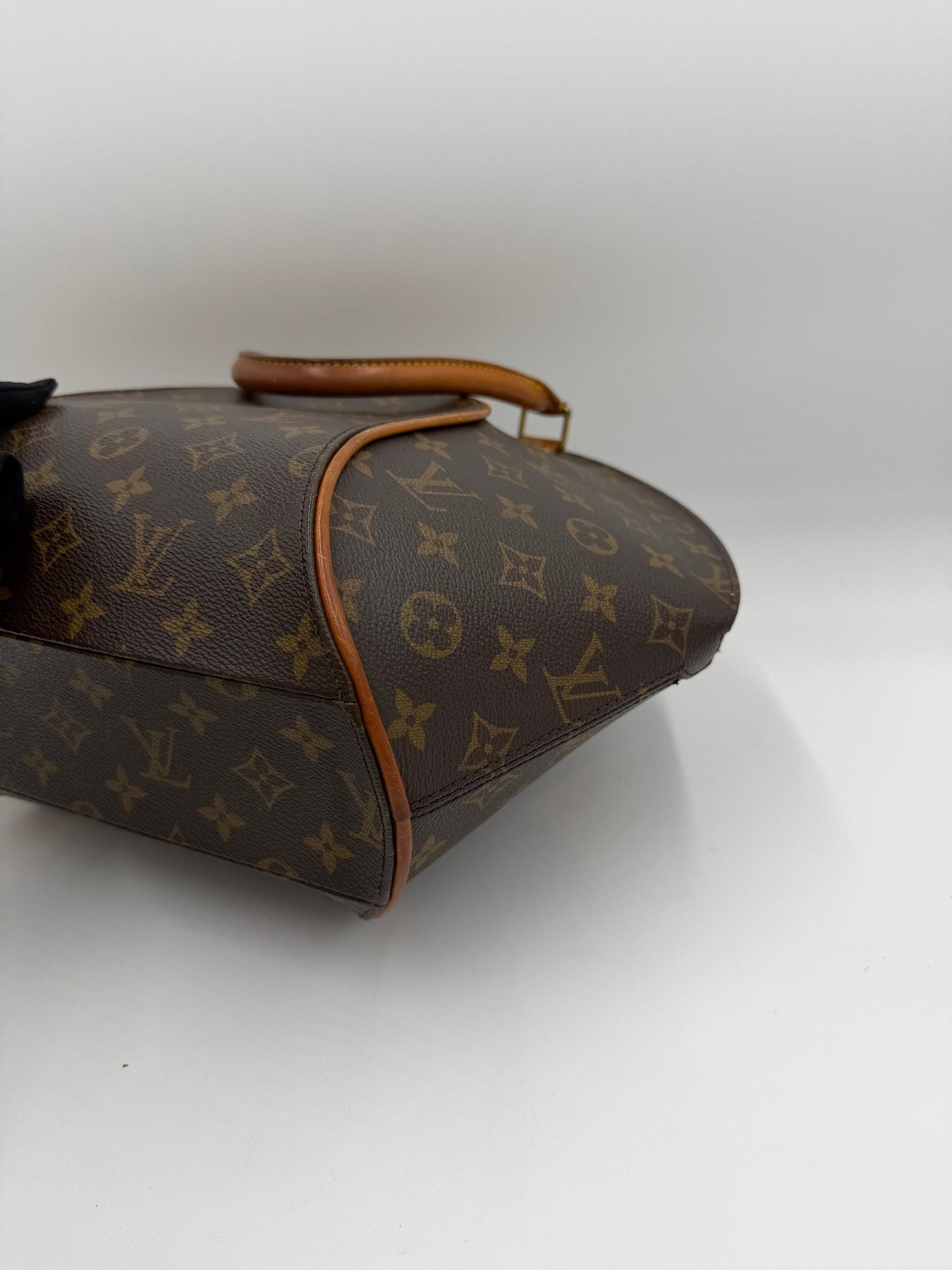 Pre-Owned Louis Vuitton Monogram Ellipse MM AJ195