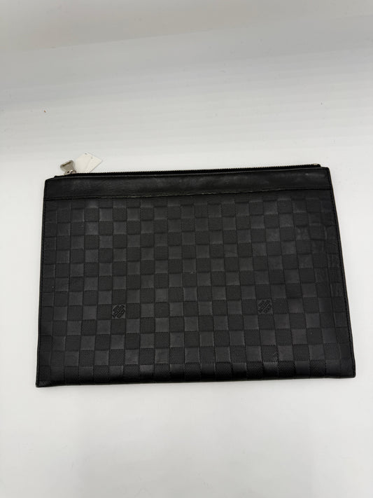 Louis Vuitton Pochette Discovery Damier Infini