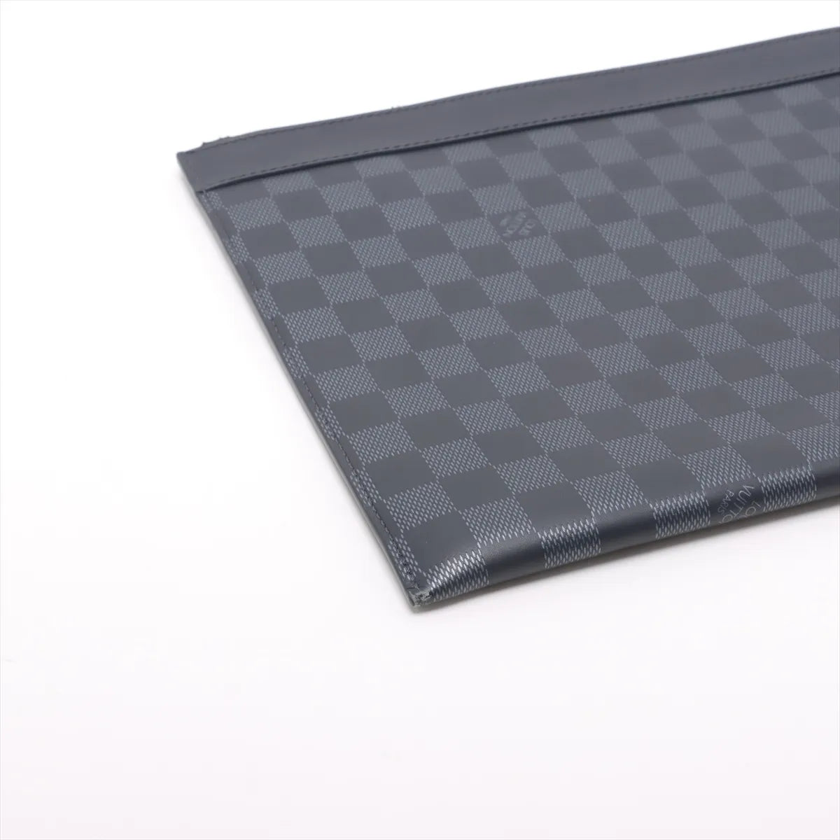 Pre-Owned Louis Vuitton Damier Infini Pochette Discovery GM SB06-795